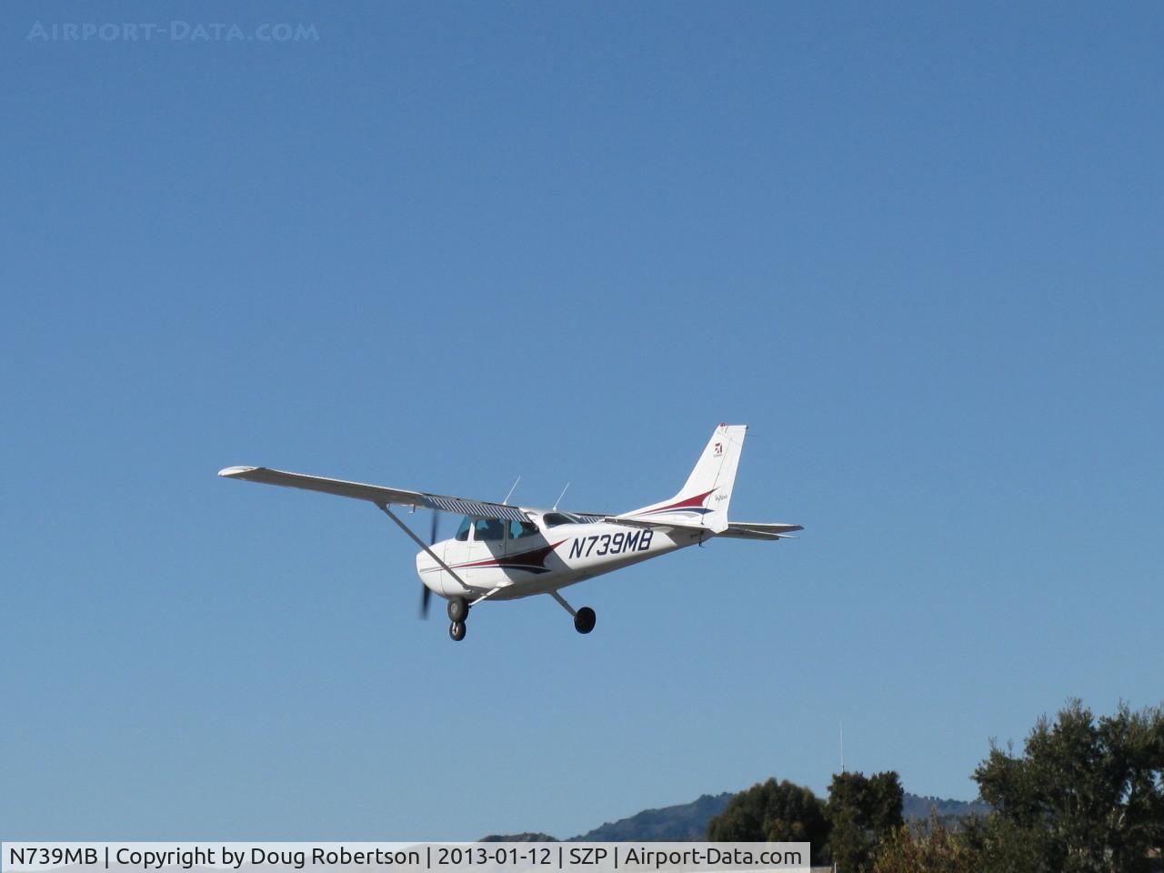 N739MB, 1978 Cessna 172N C/N 17270641, 1978 Cessna 172N SKYHAWK, Lycoming O-320-H2AD 160 Hp, go-around Rwy 22 in gusty weather