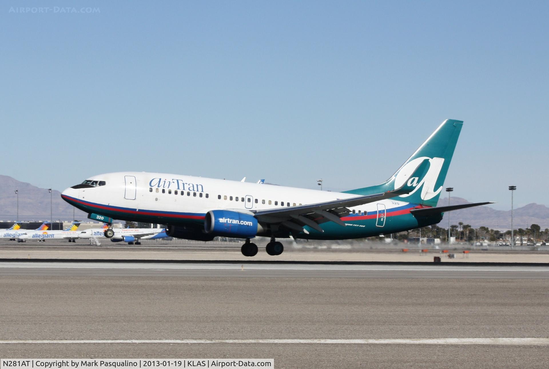 N281AT, 2006 Boeing 737-7BD C/N 33922, Boeing 737-700