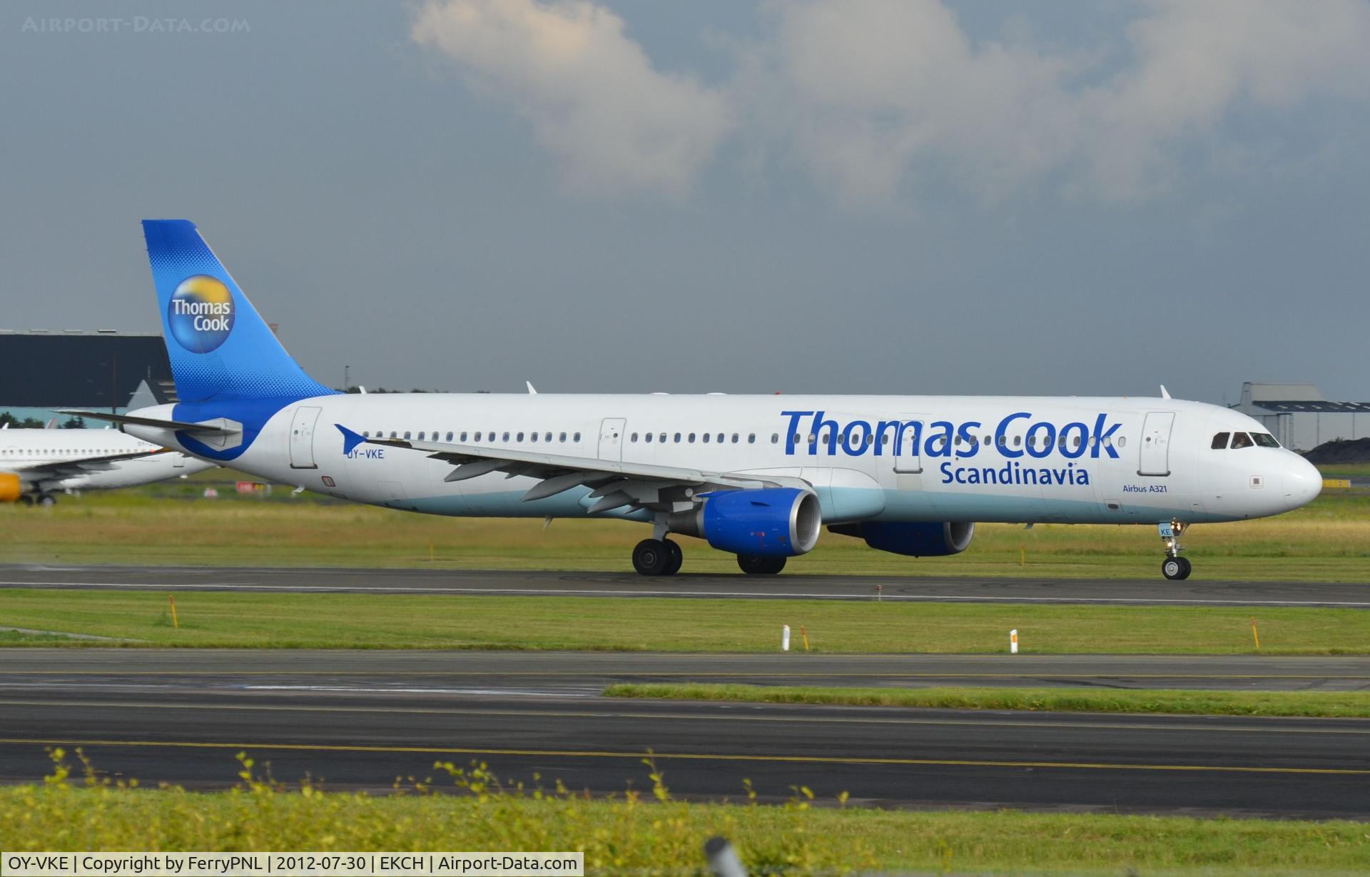 OY-VKE, 2002 Airbus A321-211 C/N 1887, TCK A321 departing CPH