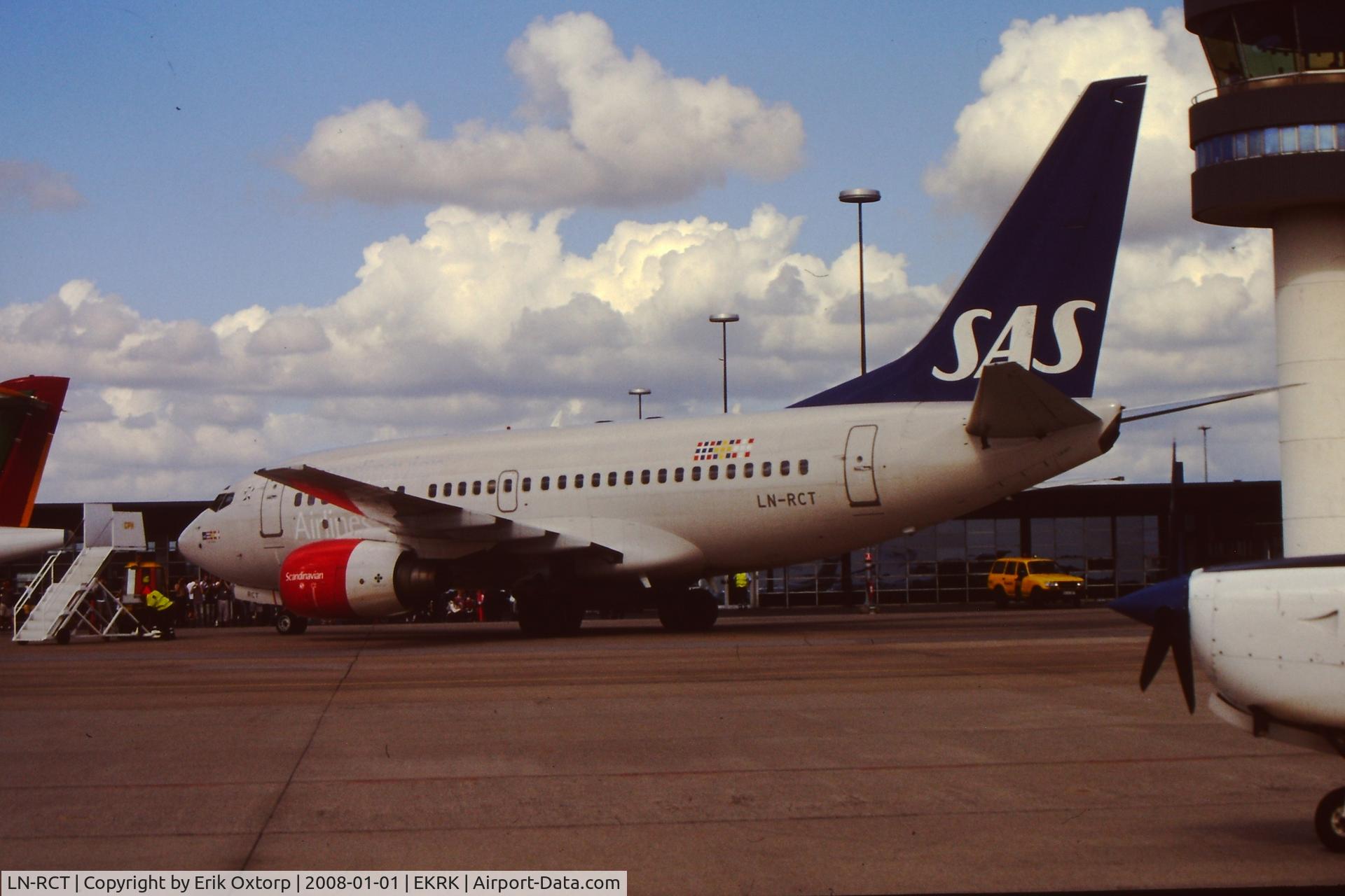 LN-RCT, 1999 Boeing 737-683 C/N 30189, By Erik Oxtorp in RKE AUG03 (on display at the Roskilde Airshow)