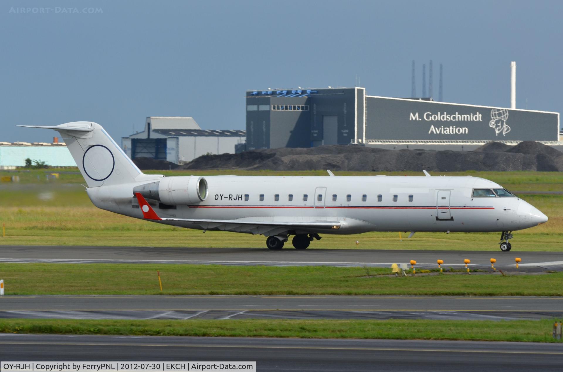 OY-RJH, 1995 Canadair CRJ-100LR (CL-600-2B19) C/N 7090, Cimber CL200