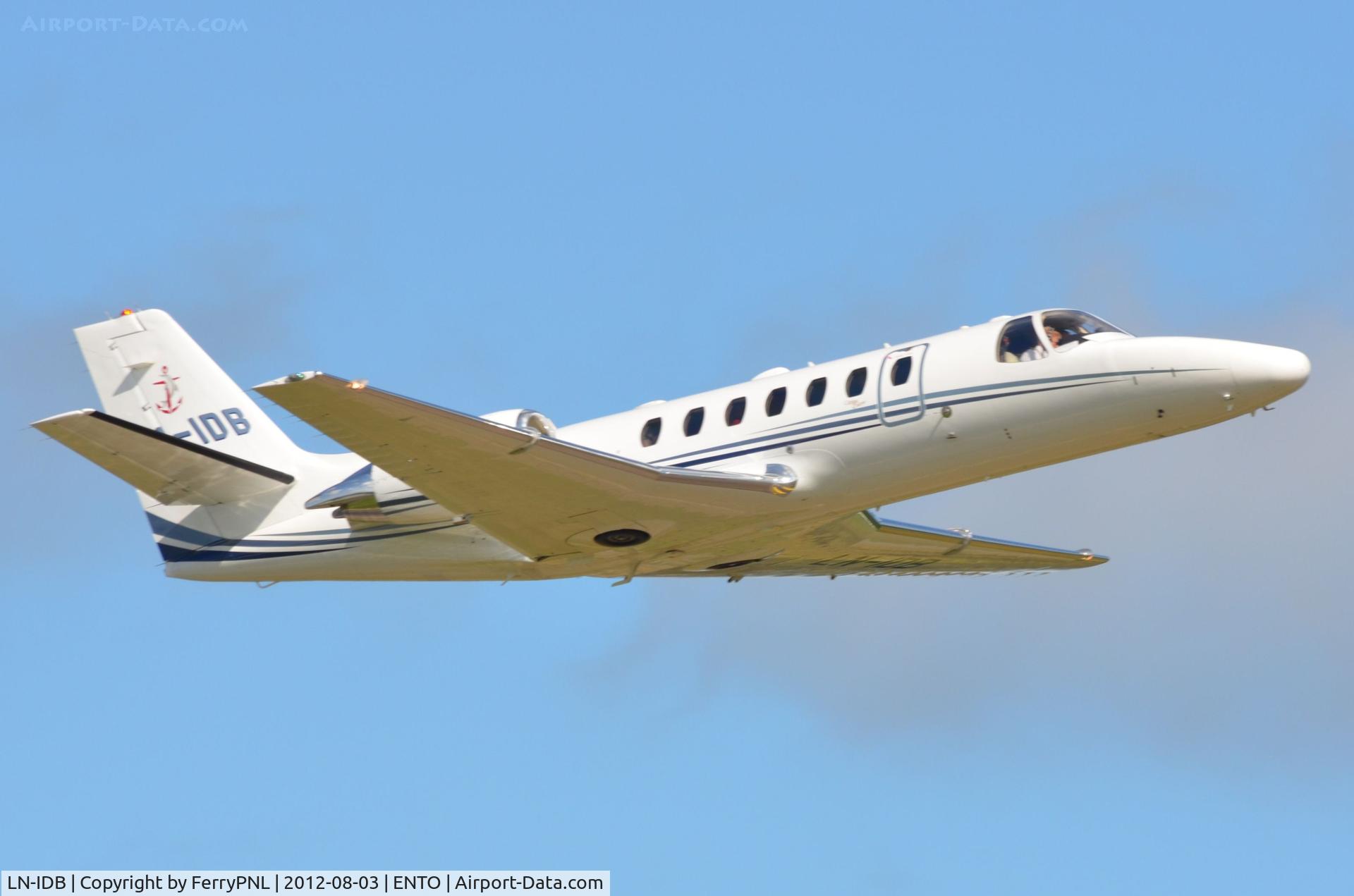 LN-IDB, 2003 Cessna 560 Citation Encore C/N 560-0637, Hesnes Air Ce560 departing its base