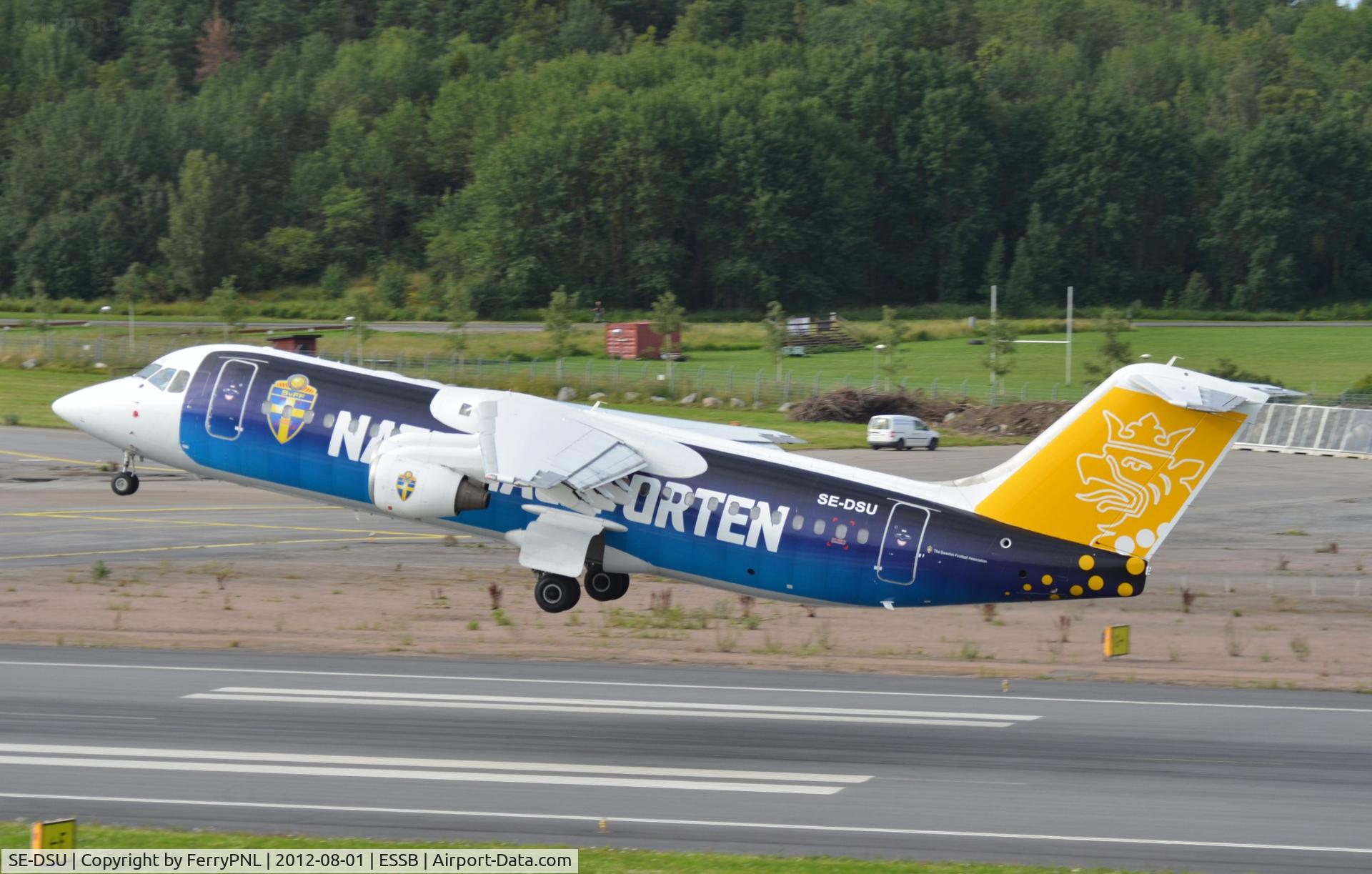 SE-DSU, 1994 British Aerospace Avro 146-RJ100 C/N E3248, Malmo BAe146 departing BMA