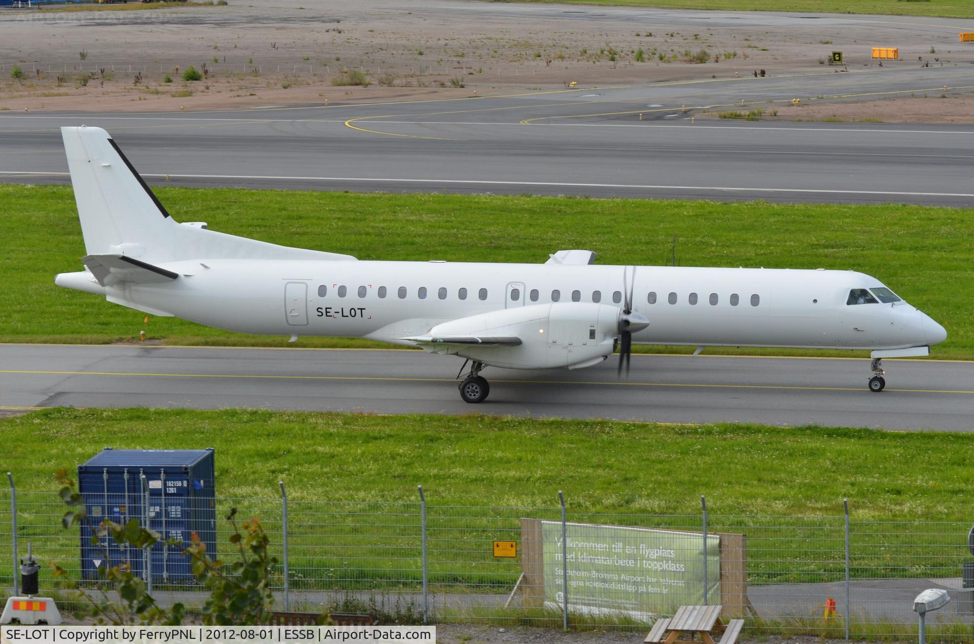 SE-LOT, 1995 Saab 2000 C/N 2000-013, Completely white NextJet S2000