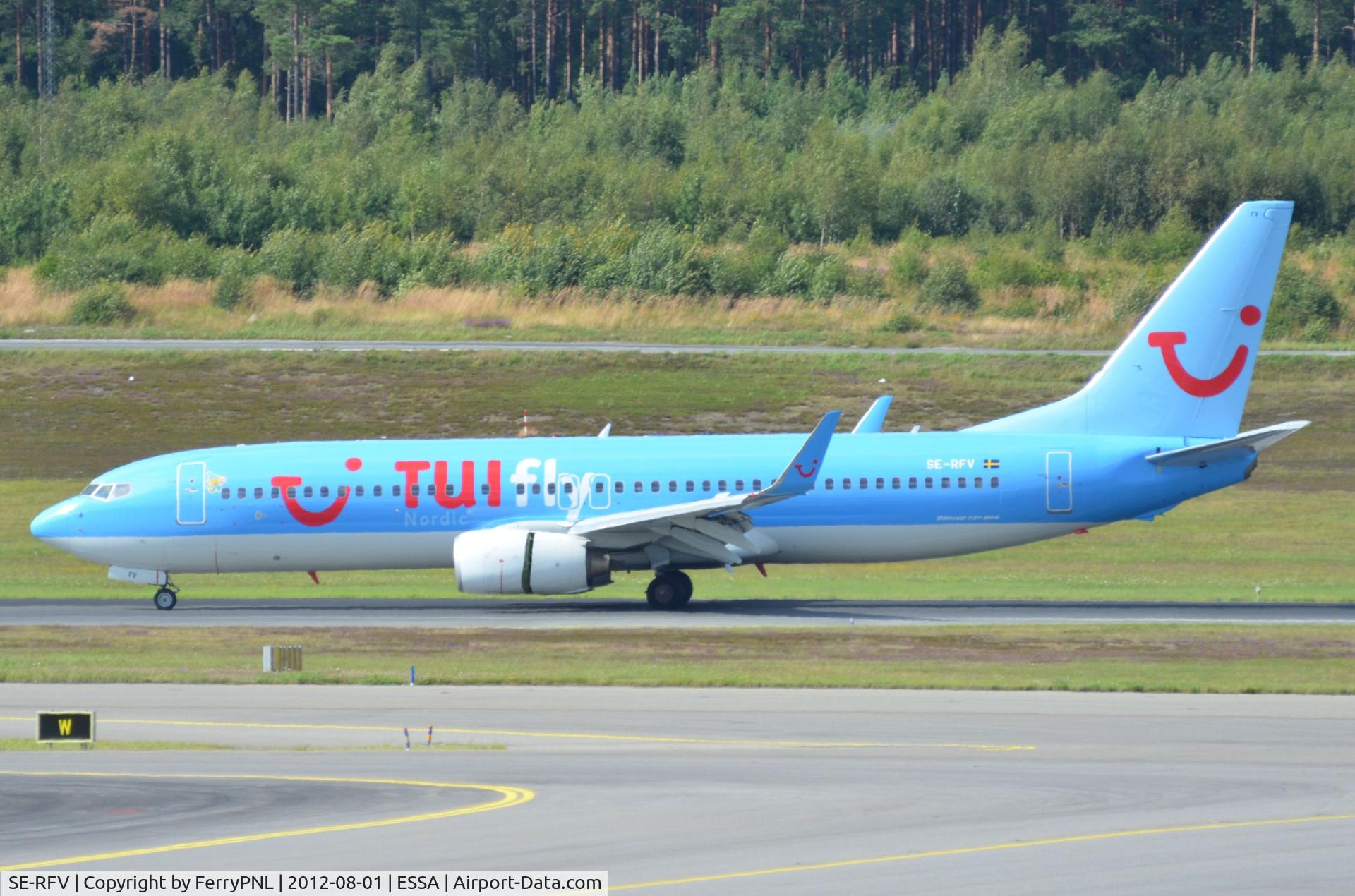 SE-RFV, 2006 Boeing 737-86N C/N 32669, TUI B738 just landed