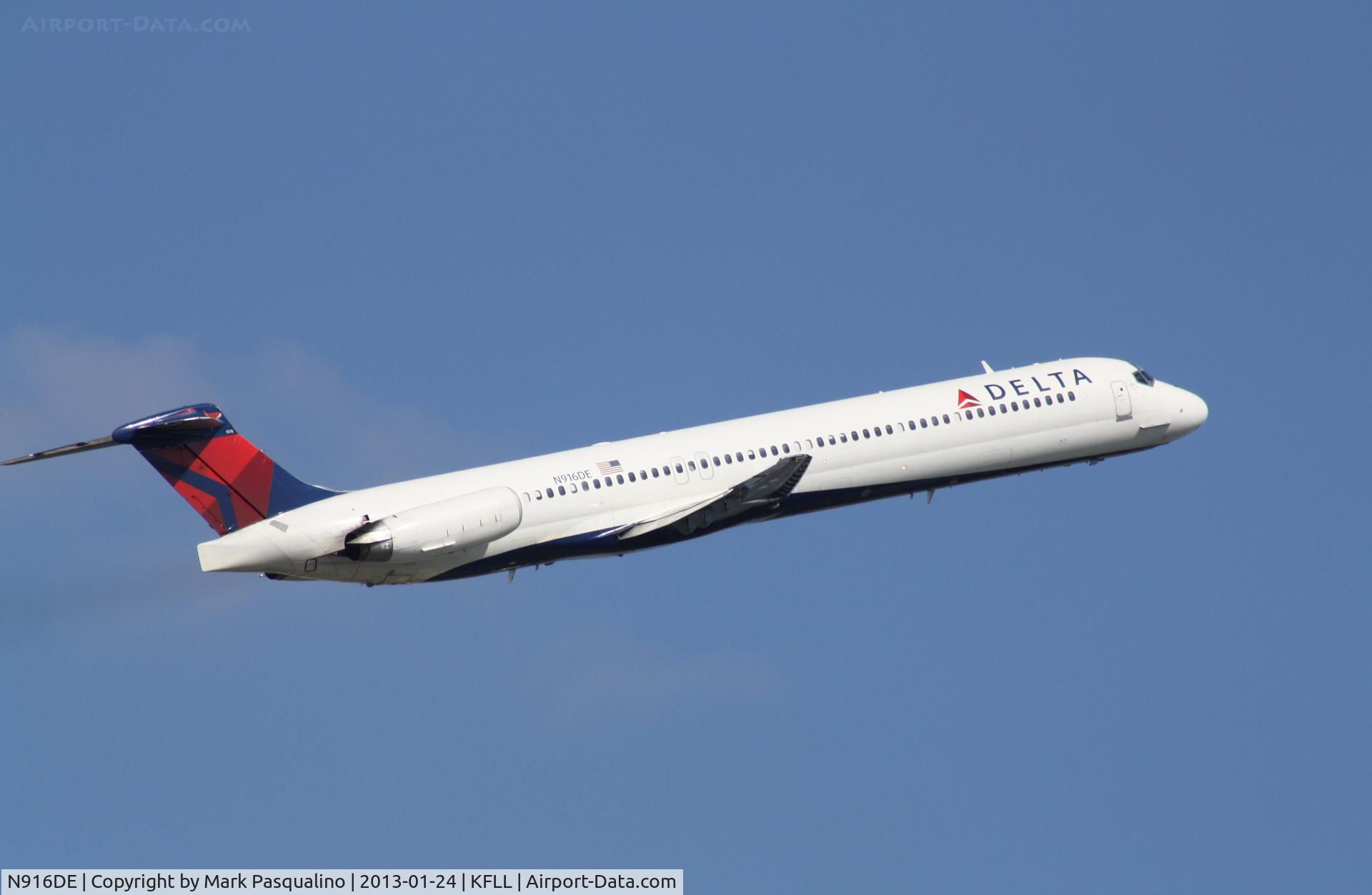 N916DE, 1993 McDonnell Douglas MD-88 C/N 53421, MD-88