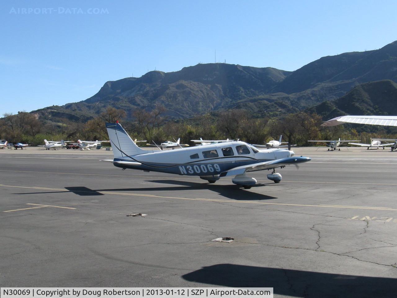N30069, 1978 Piper PA-32-300 Cherokee Six C/N 32-7840195, 1978 Piper PA-32-300 CHEROKEE SIX, Lycoming IO-540-K1A5 300 Hp, for pushback to transient aircraft ramp area after landing Rwy 22