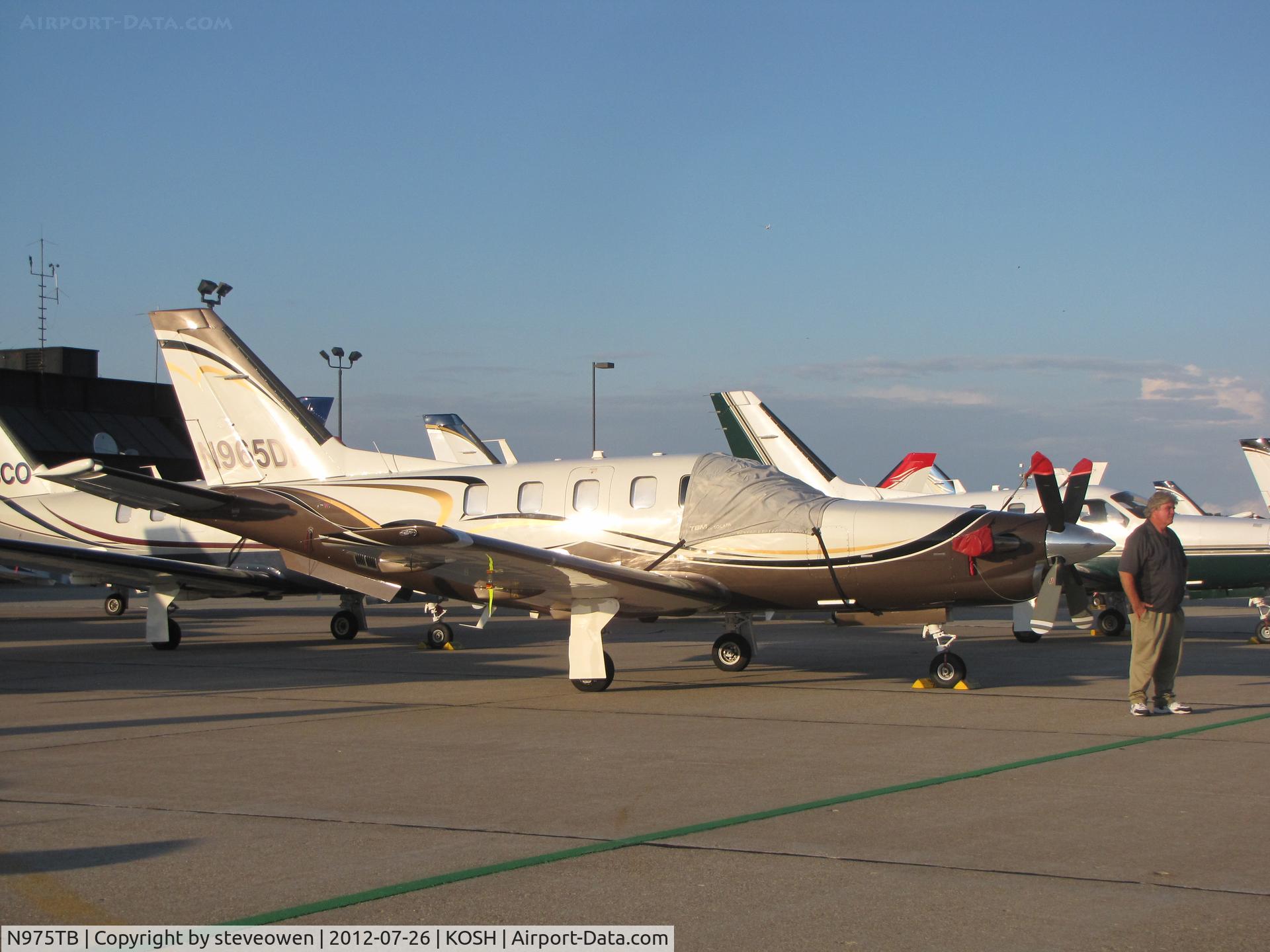 N975TB, 1993 Socata TBM-700 C/N 75, Orion FBO ramp