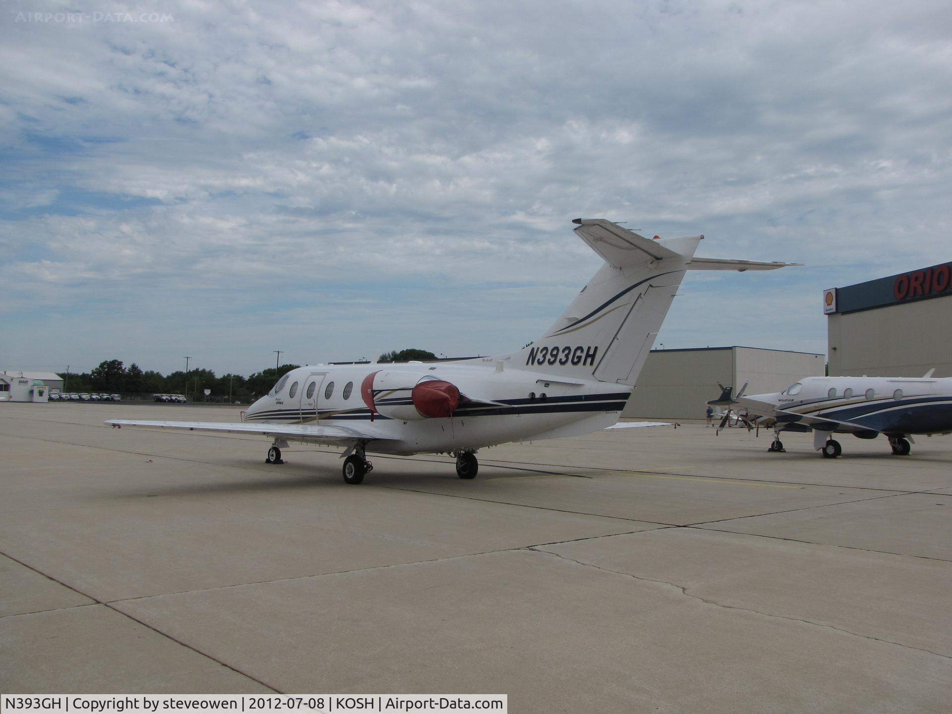 N393GH, 1999 Raytheon Aircraft Company 400A C/N RK-240, orion FBO ramp