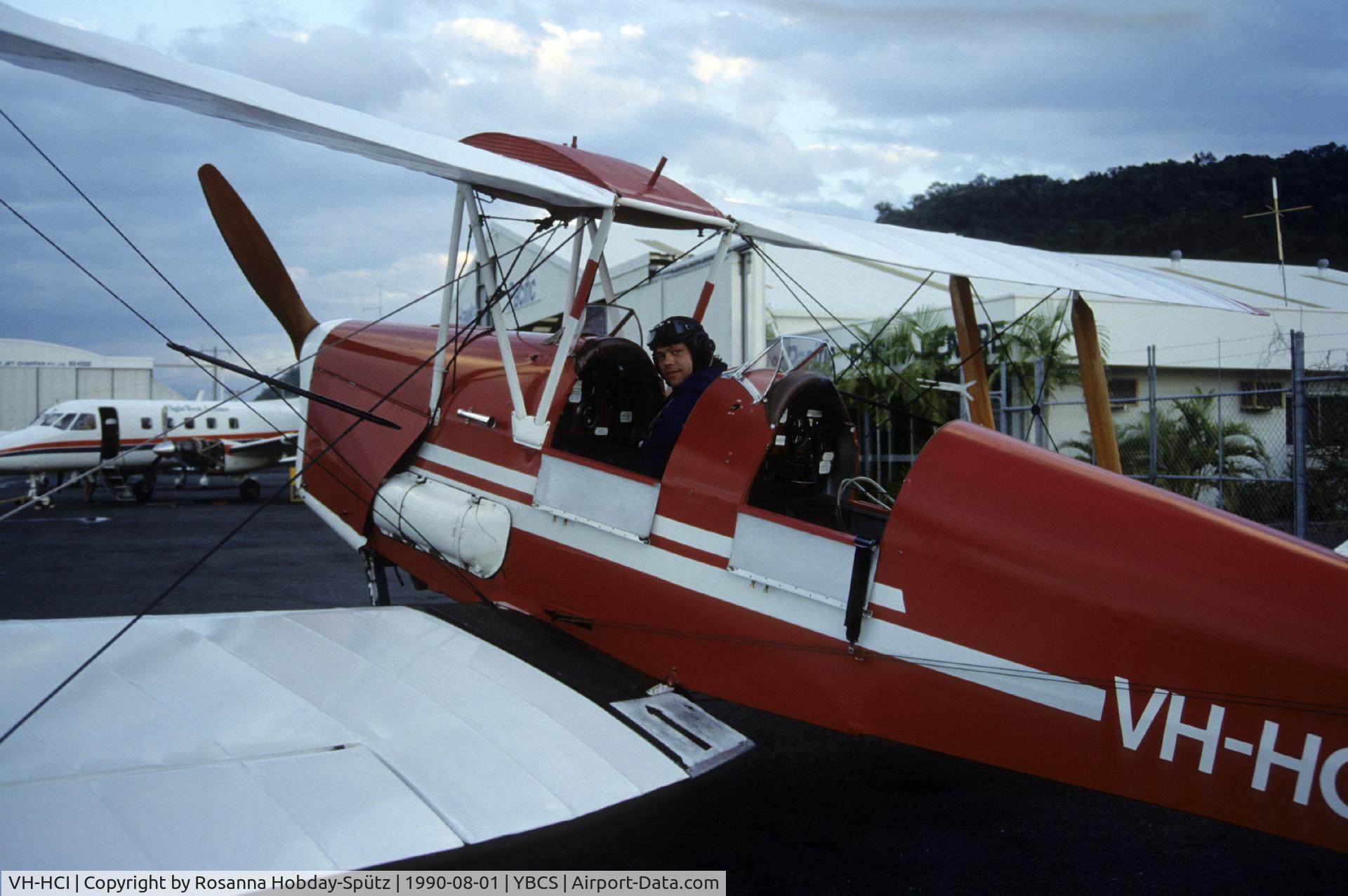 VH-HCI, 1940 De Havilland DH-82A Tiger Moth II C/N SA 87-5, getting ready