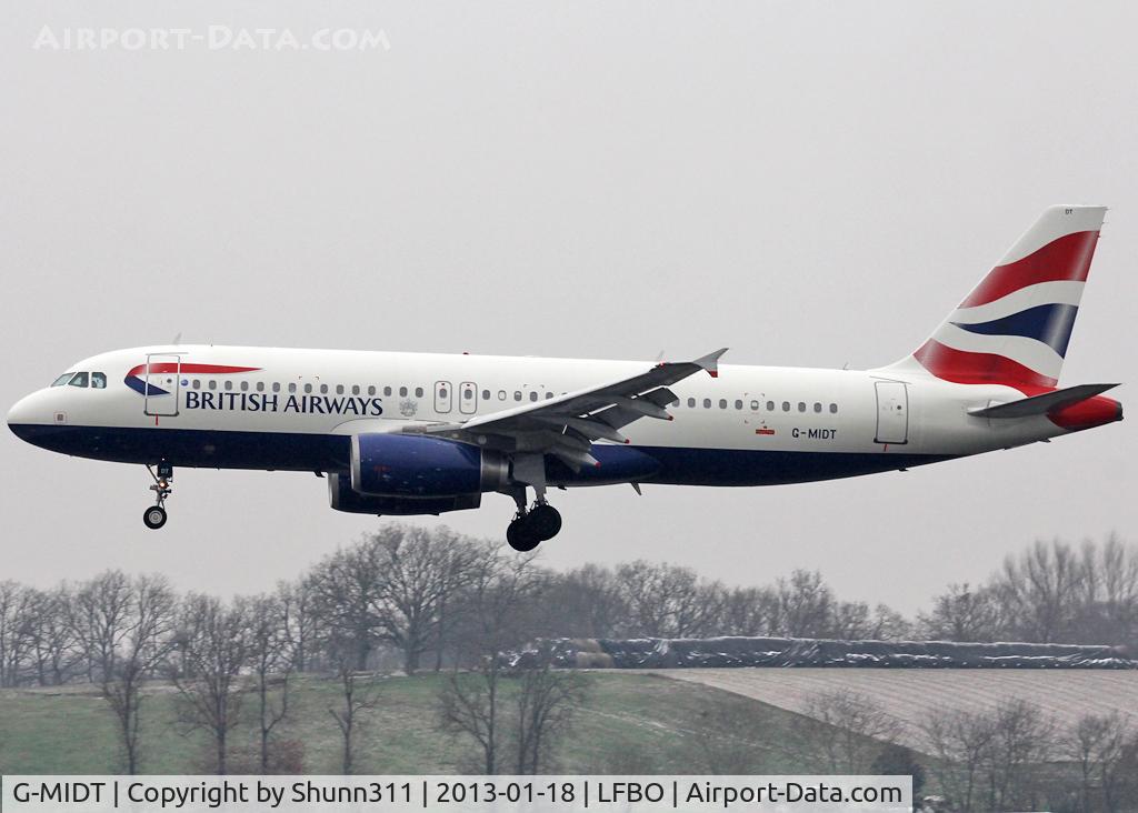 G-MIDT, 2001 Airbus A320-232 C/N 1418, Landing rwy 14R