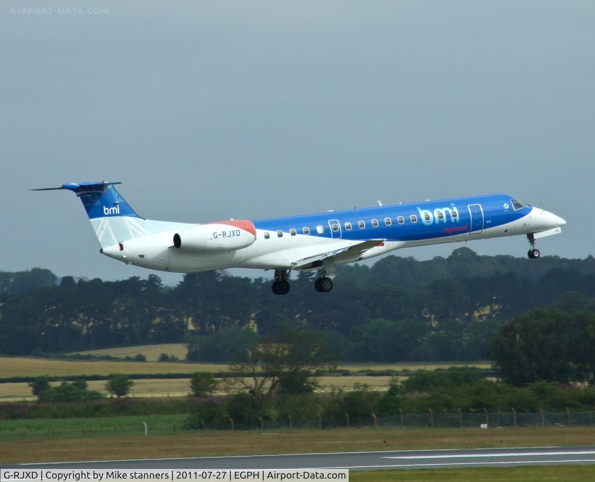 G-RJXD, 2000 Embraer EMB-145EP (ERJ-145EP) C/N 145207, British midland regional ERJ-145 Landing on runway 06 from BRU On flight BMR1628