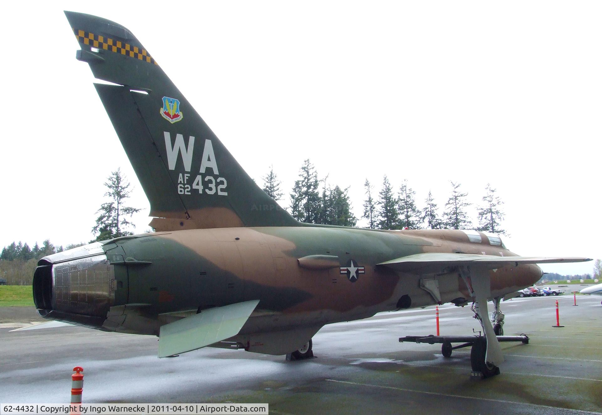 62-4432, 1962 Republic F-105G Thunderchief C/N F21, Republic F-105G Thunderchief at the Evergreen Aviation & Space Museum, McMinnville OR