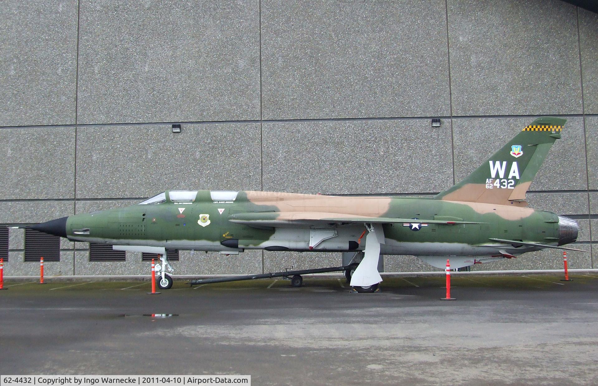 62-4432, 1962 Republic F-105G Thunderchief C/N F21, Republic F-105G Thunderchief at the Evergreen Aviation & Space Museum, McMinnville OR