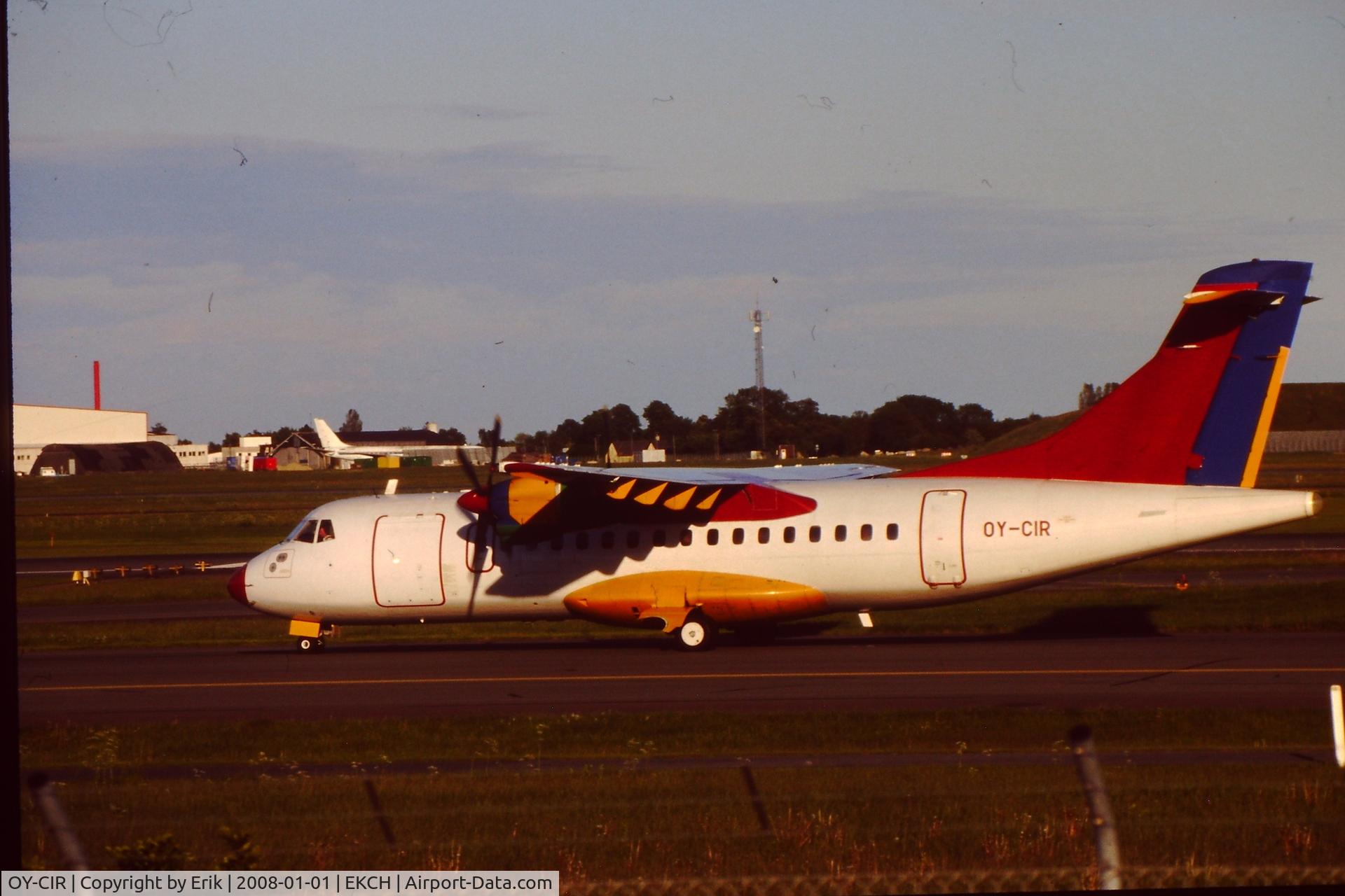 OY-CIR, 1988 ATR 42-312 C/N 107, By Erik Oxtorp CPH JUN06. In DAT c/s - no titles