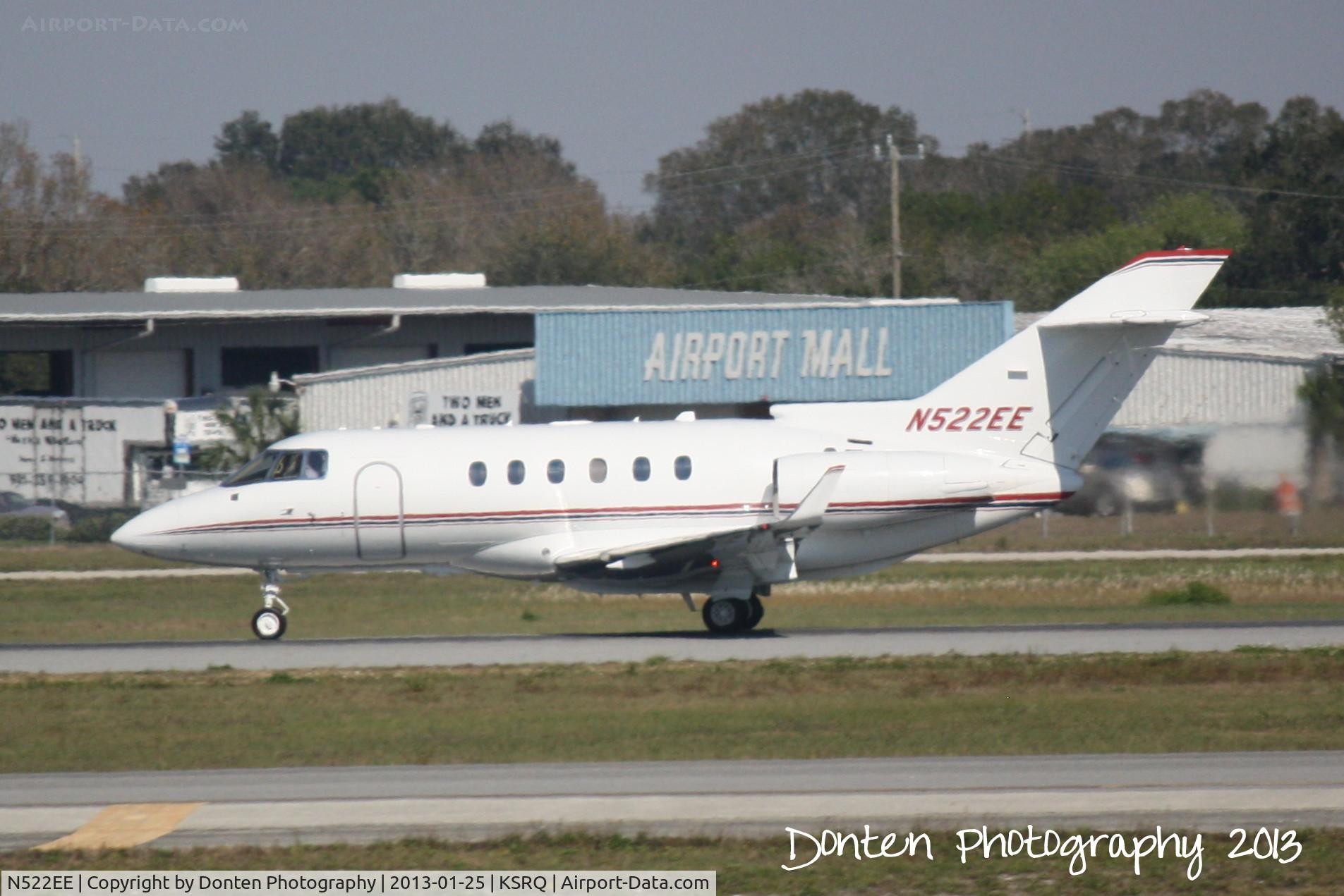 N522EE, 2006 Raytheon Hawker 850XP C/N 258764, Raytheon Hawker 800 (N522EE) departs Sarasota-Bradenton International Airport enroute to Palm Beach International Airport