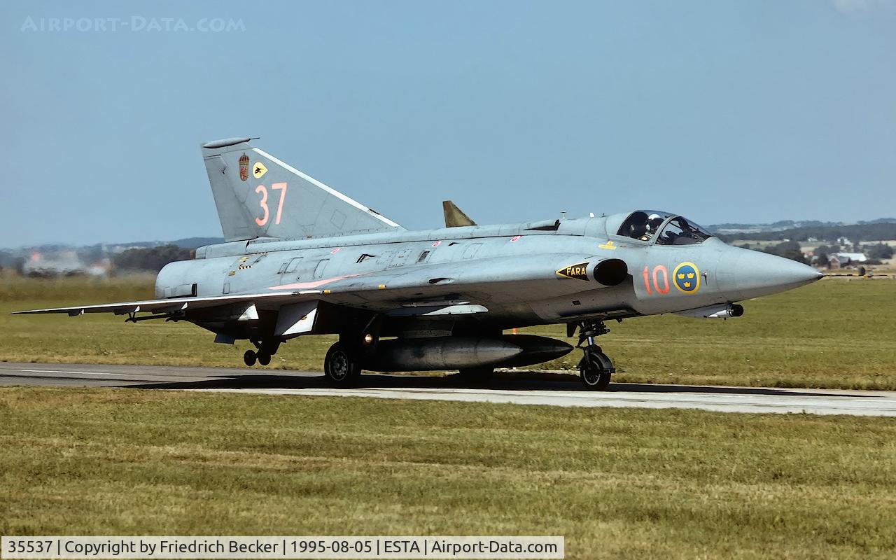 35537, 1968 Saab J-35J Draken C/N 35-537, taxying to the active