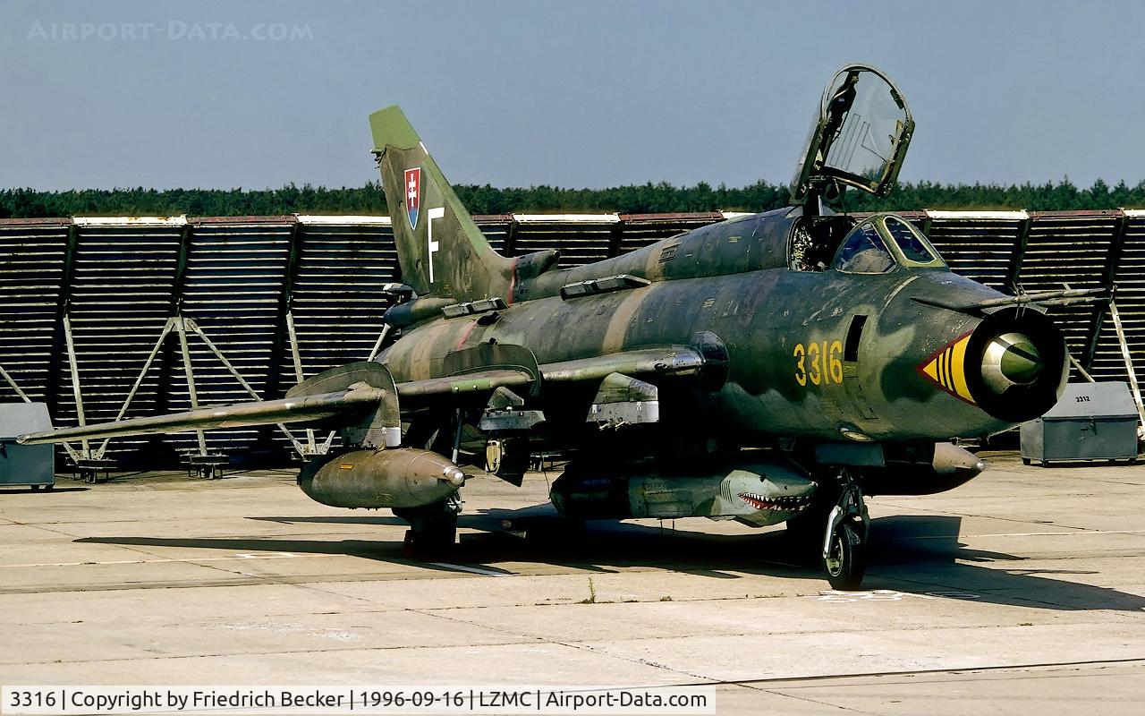 3316, Sukhoi Su-22M-4 C/N 33816, flightline at Malacky Kuchyna