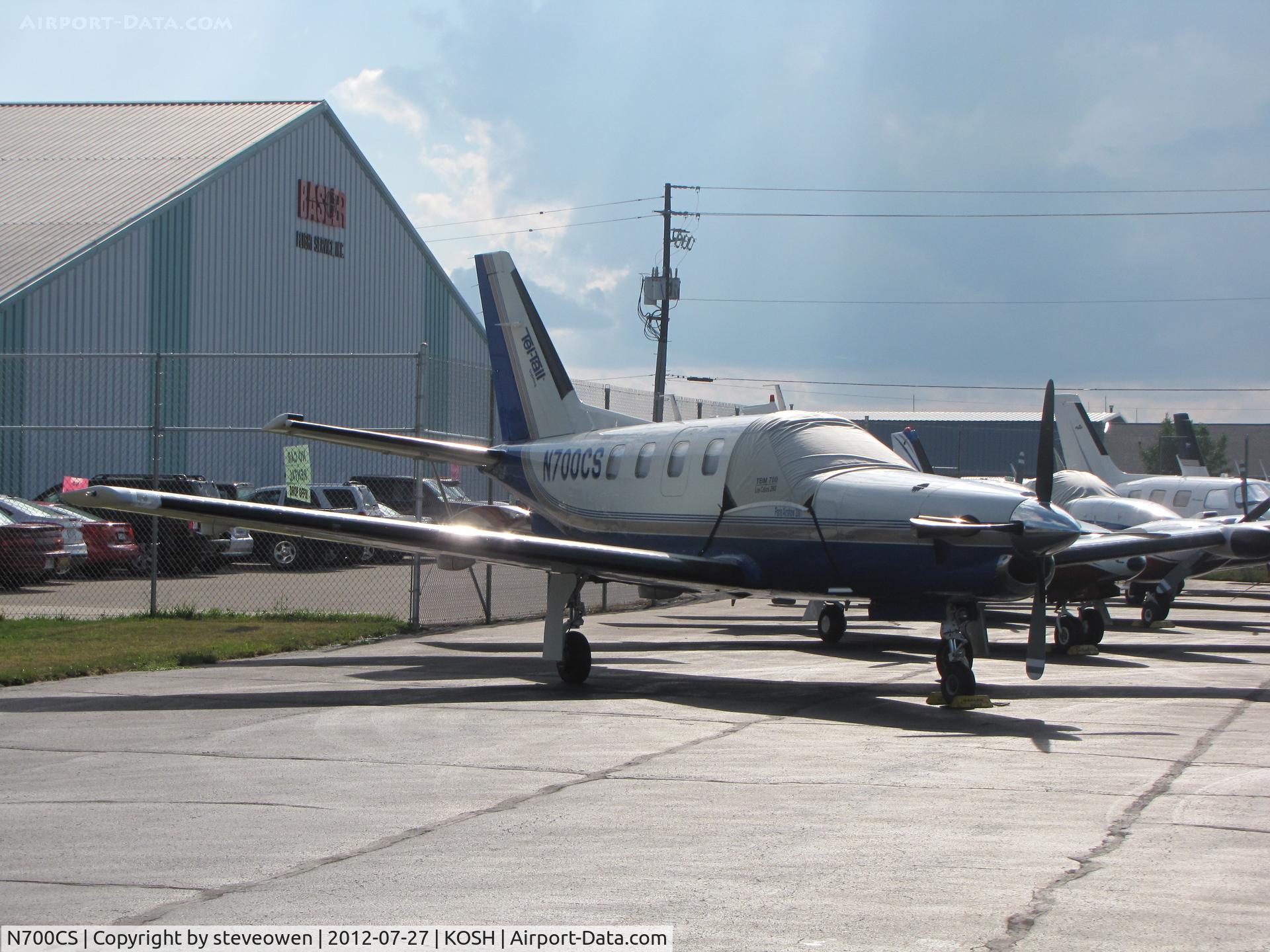 N700CS, 1995 Socata TBM-700 C/N 109, Orion FBO ramp