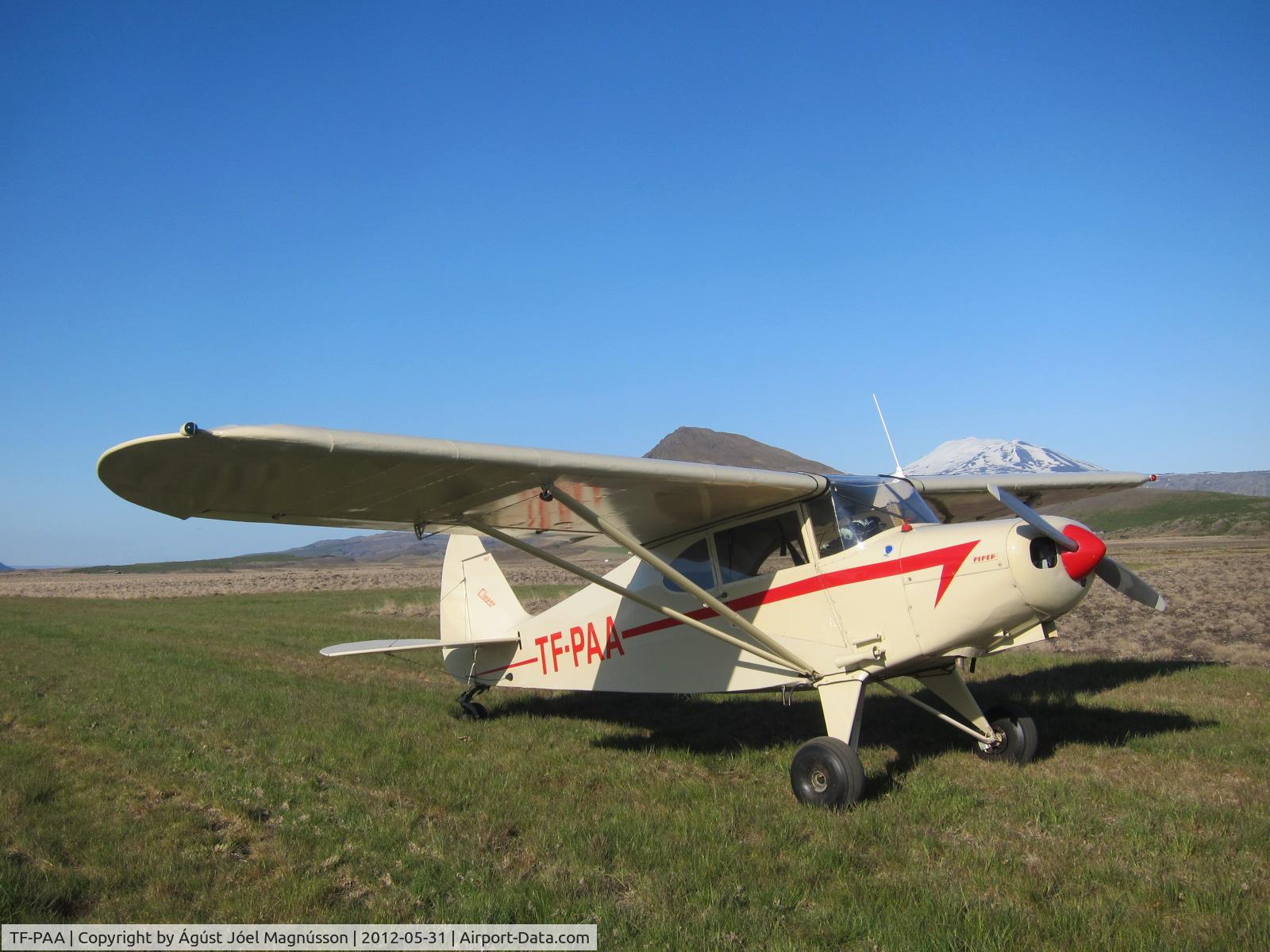 TF-PAA, 1949 Piper PA-16 Clipper C/N 16238, taken in south Iceland at Höfðahraun. Volcano Mt. Hekla in background.