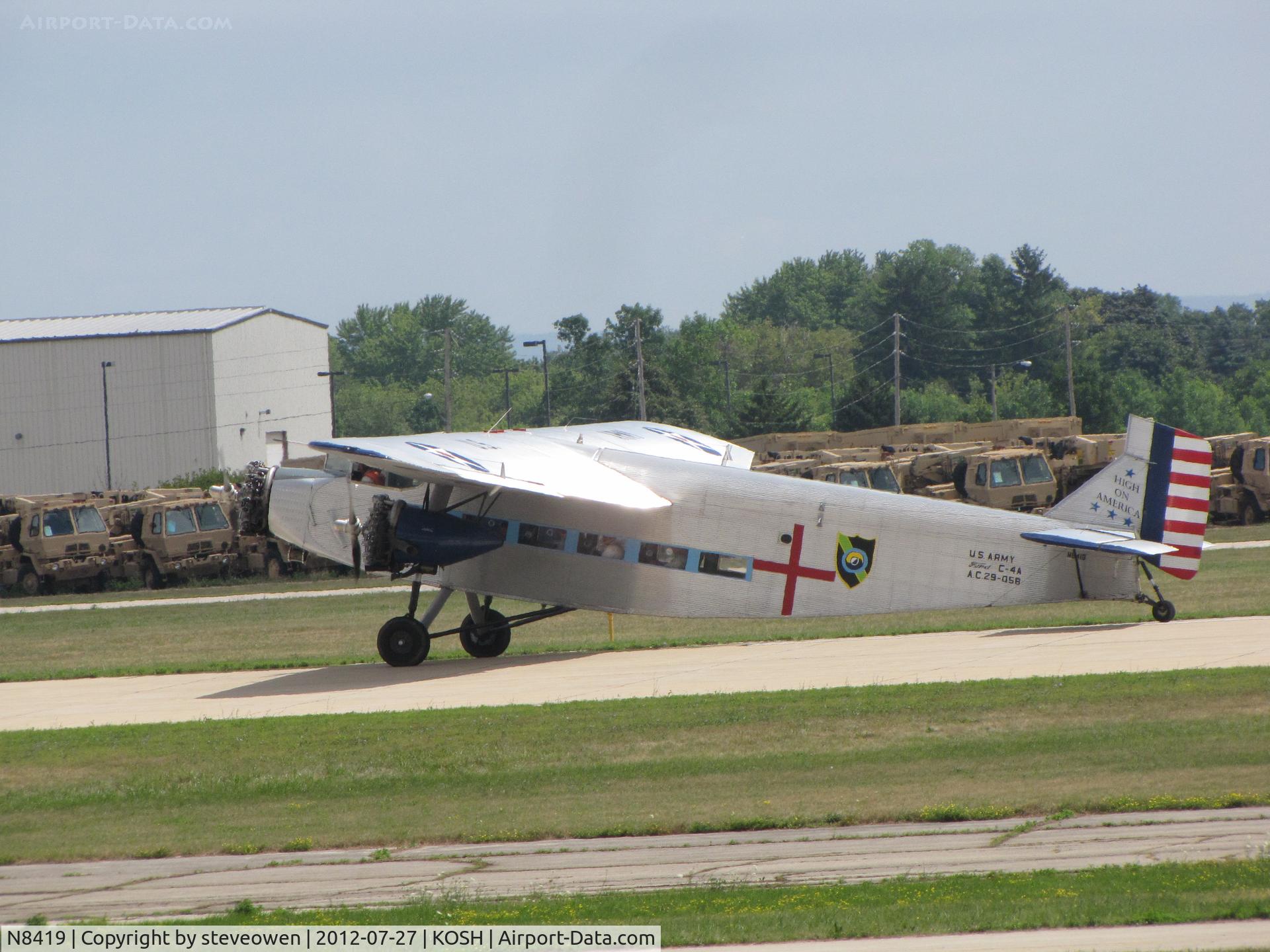 N8419, 1929 Ford 5-AT-C Tri-Motor C/N 58, landing at Oshkosh