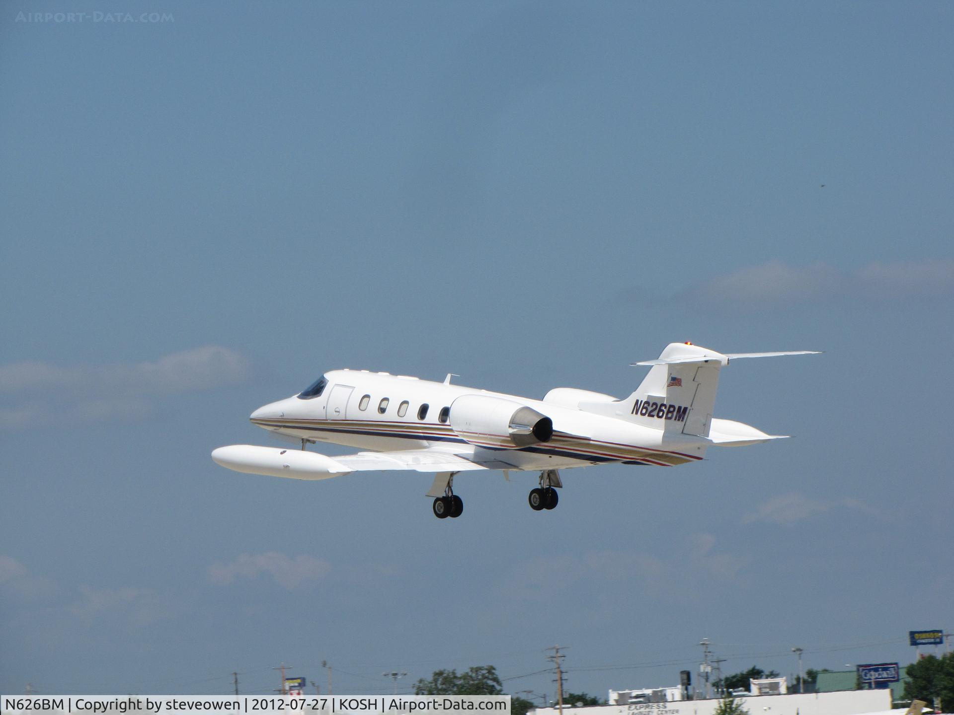 N626BM, 1989 Gates Learjet Corp. 35A C/N 634, departing Oshkosh