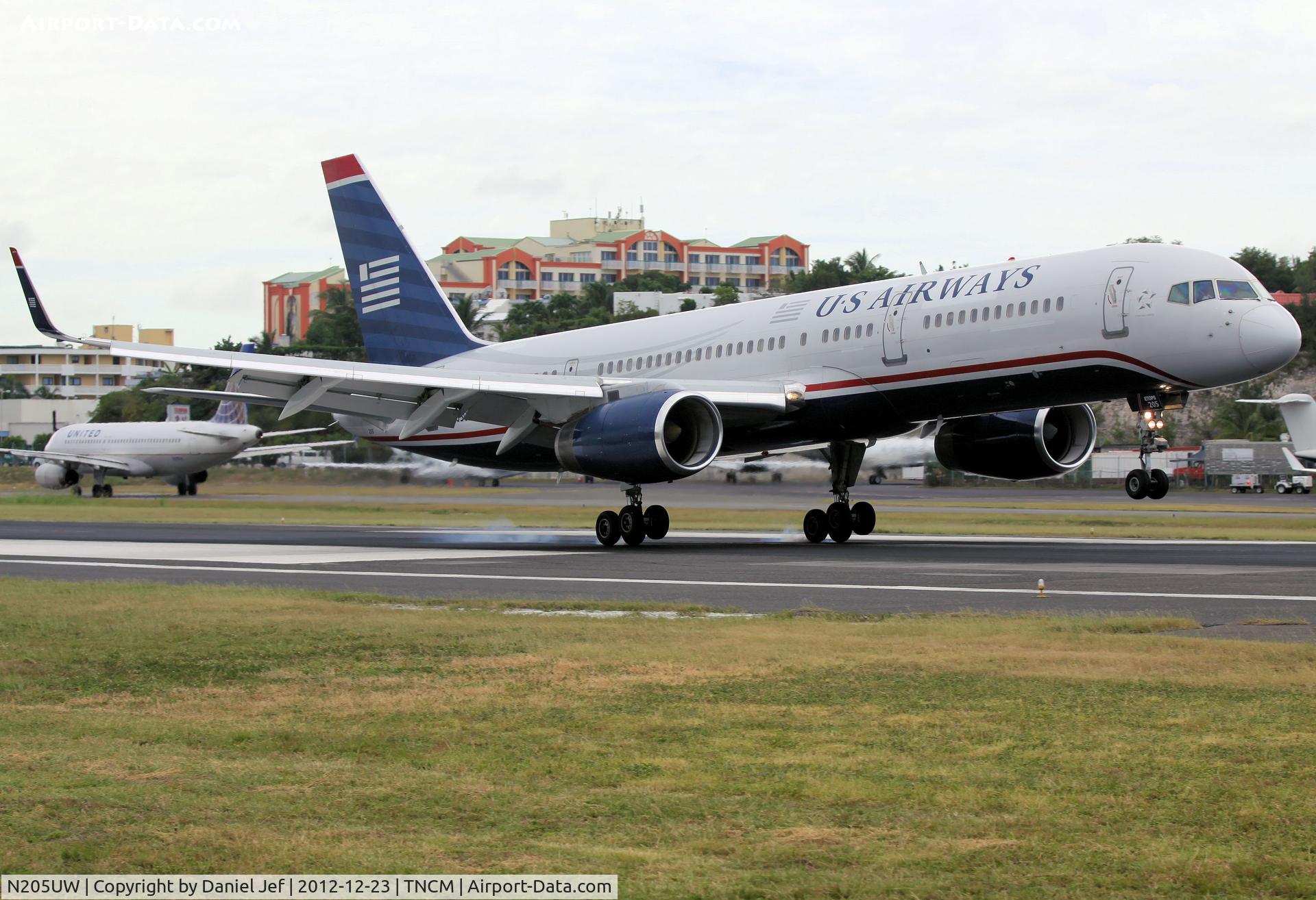 N205UW, 2000 Boeing 757-23N C/N 30887, N205UW