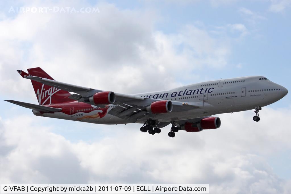 G-VFAB, 1994 Boeing 747-4Q8 C/N 24958, Landing