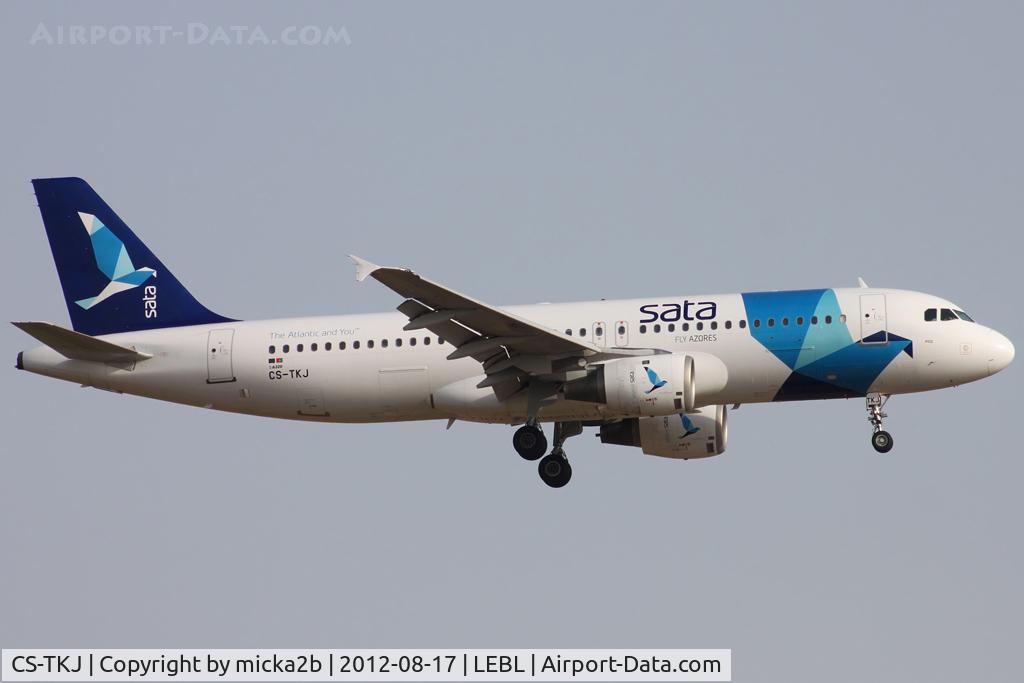 CS-TKJ, 1998 Airbus A320-212 C/N 795, Landing