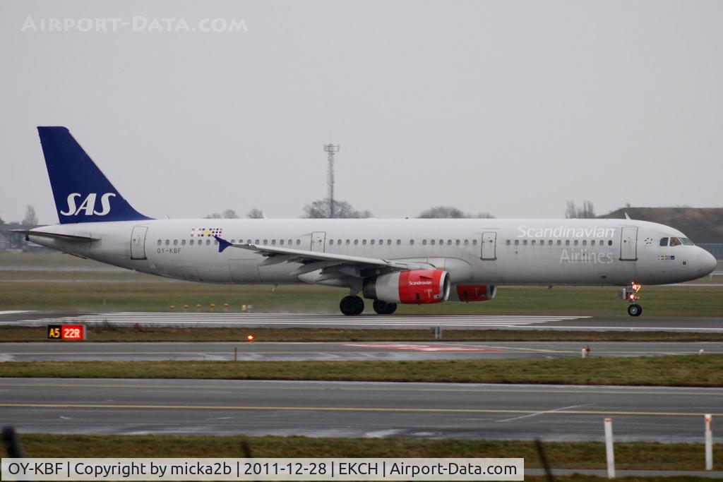 OY-KBF, 2002 Airbus A321-232 C/N 1807, Take off