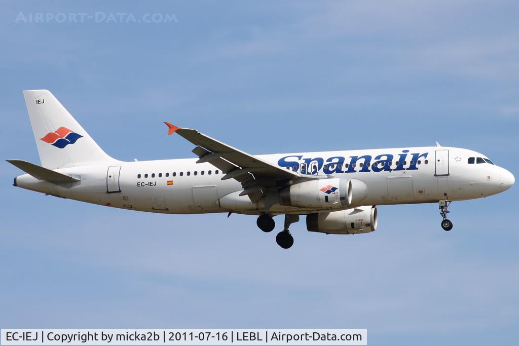 EC-IEJ, 2002 Airbus A320-232 C/N 1749, Landing