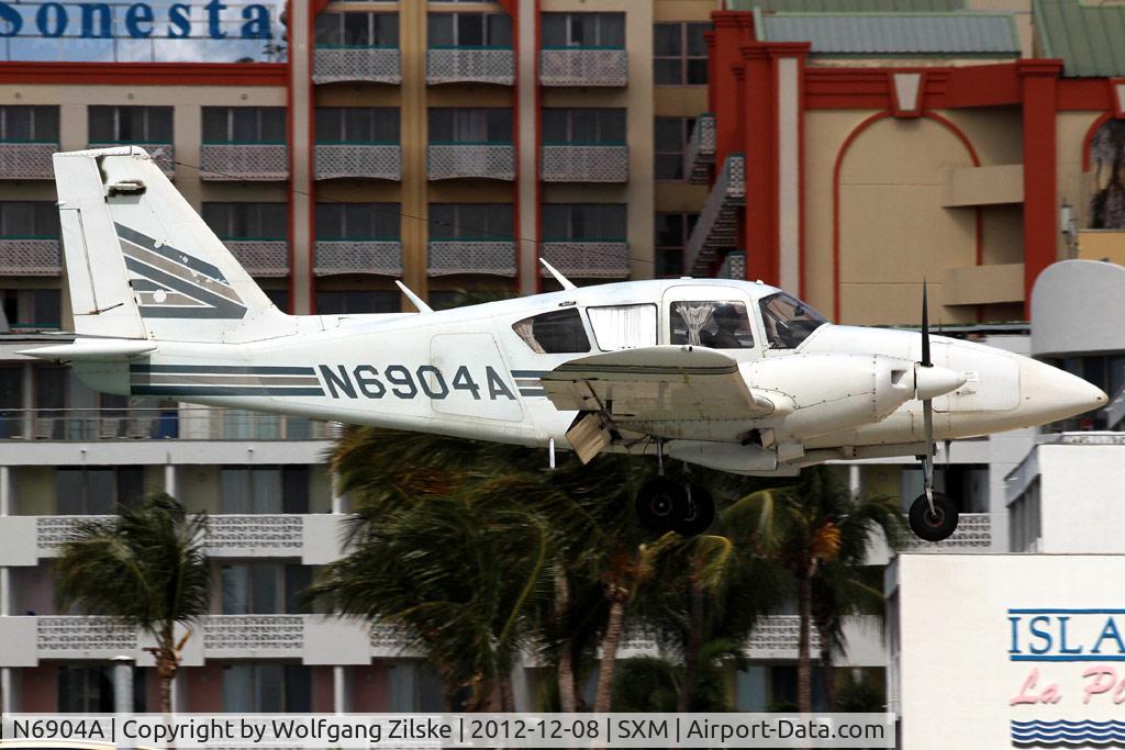 N6904A, 1979 Piper PA-23-250 C/N 27-7954076, visitor