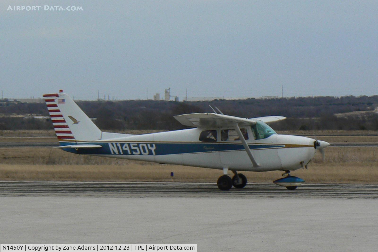 N1450Y, 1962 Cessna 172C C/N 17249150, At Draughon-Miller Central Texas Regional Airport