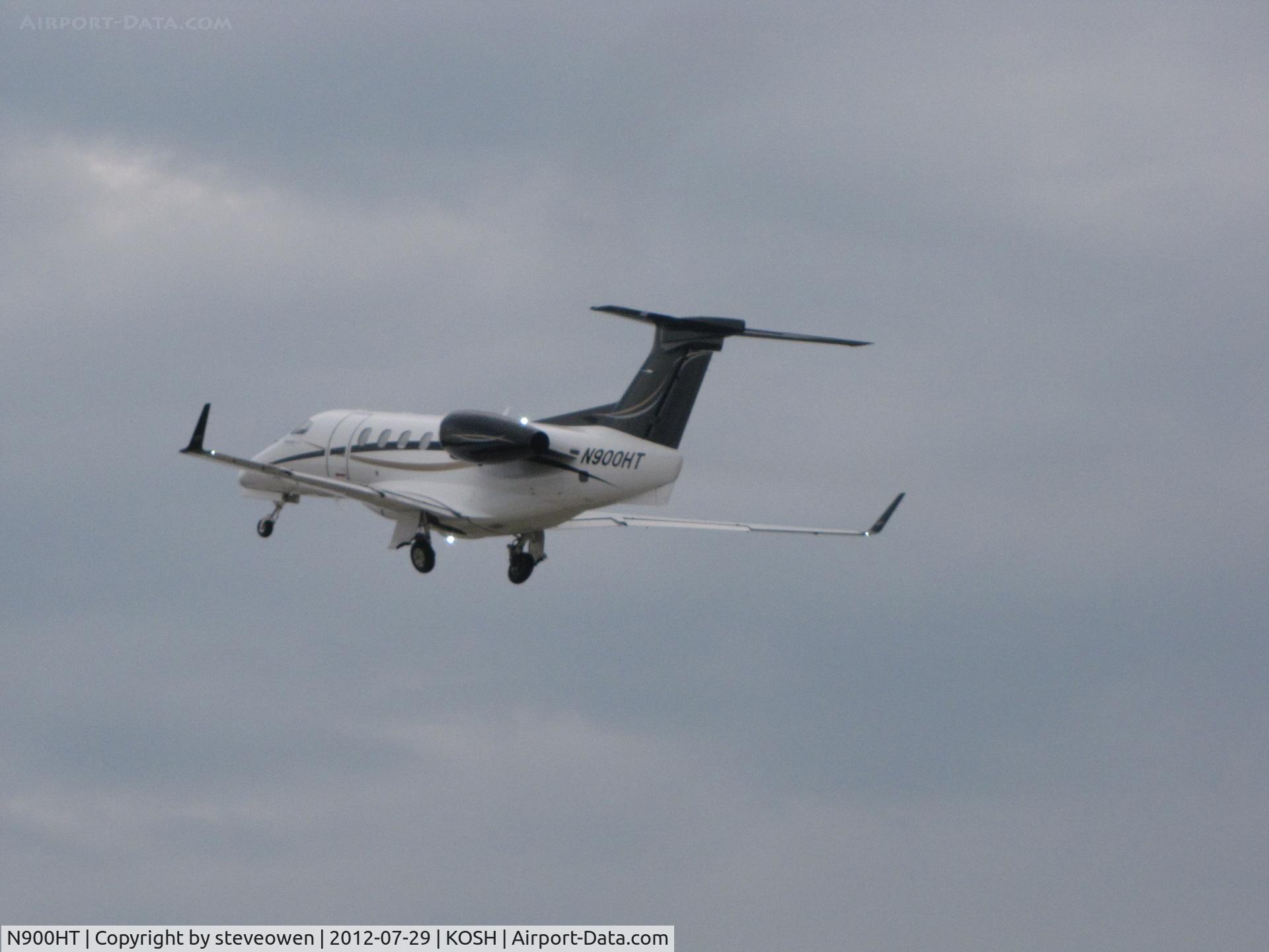N900HT, 2011 Embraer EMB-505 Phenom 300 C/N 50500061, DEPARTING OSHKOSH