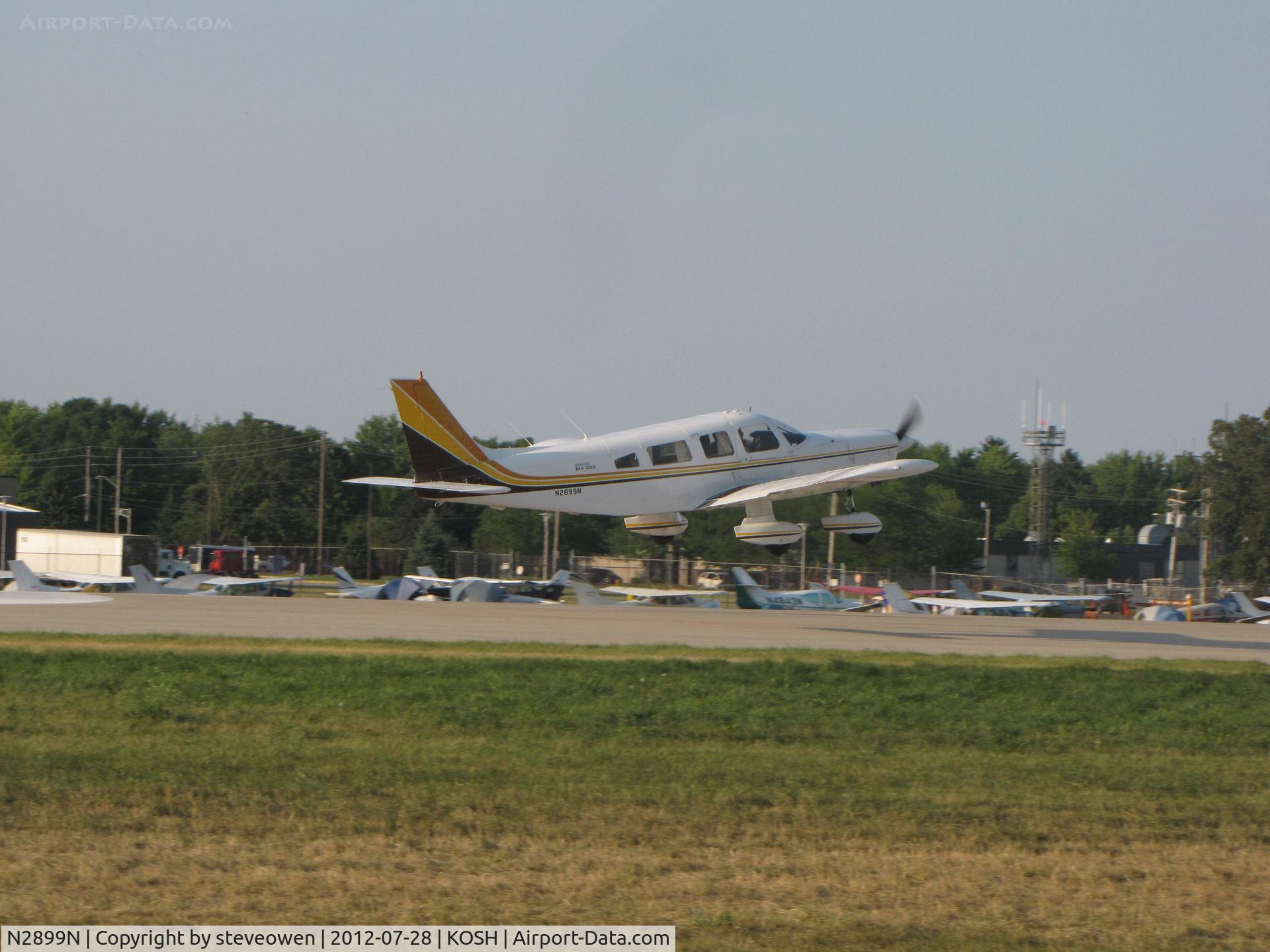 N2899N, 1979 Piper PA-32-300 Cherokee Six Cherokee Six C/N 32-7940193, DEPARTING OSHKOSH