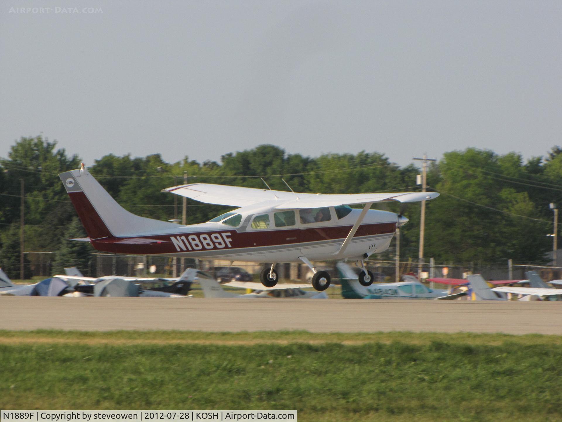 N1889F, 1966 Cessna 210F Centurion C/N 21058789, DEPARTING RWY09 OSHKOSH