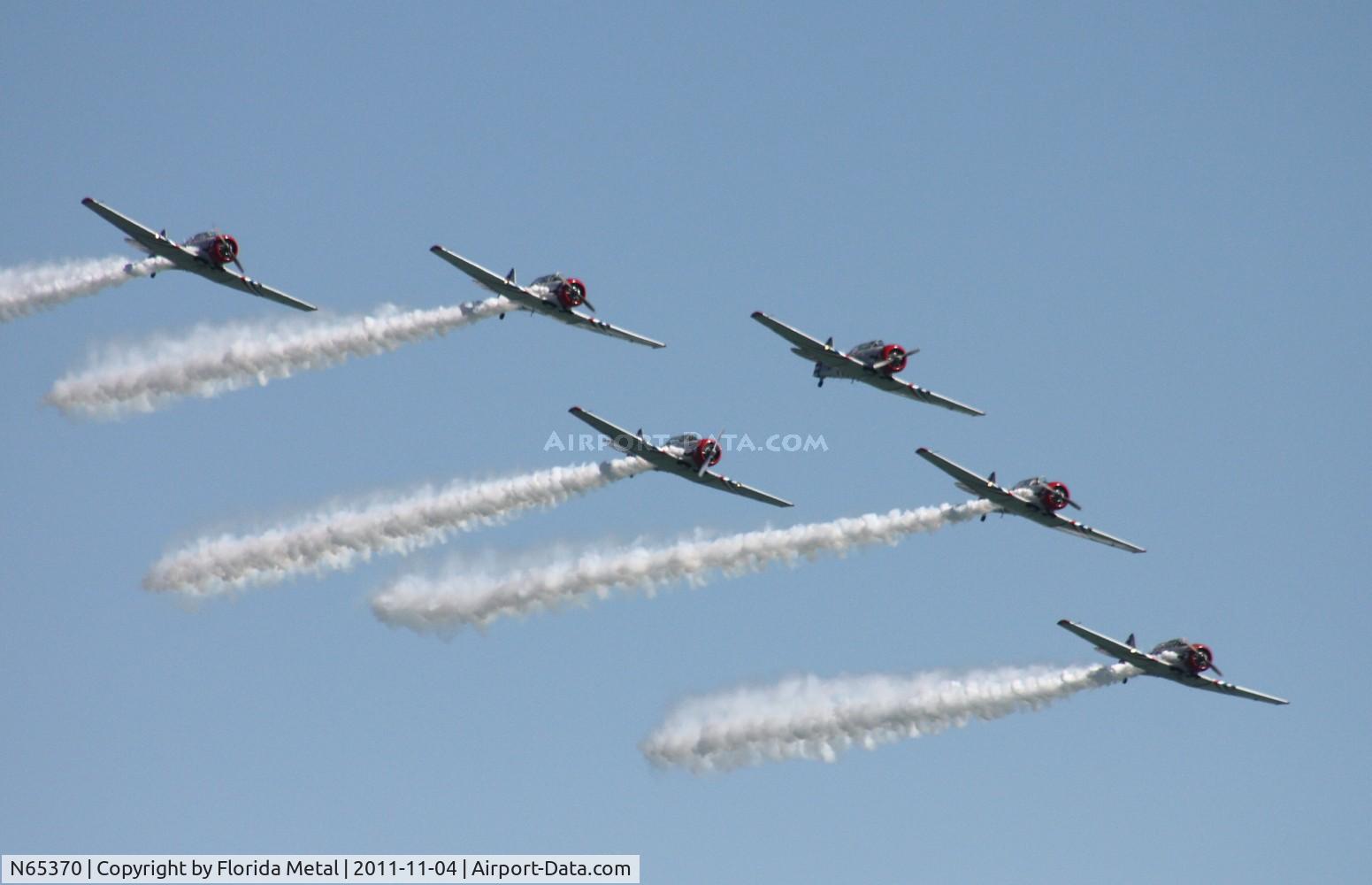 N65370, 1941 North American SNJ-2 Texan C/N 2562, Geico Skytypers at Cocoa Airshow