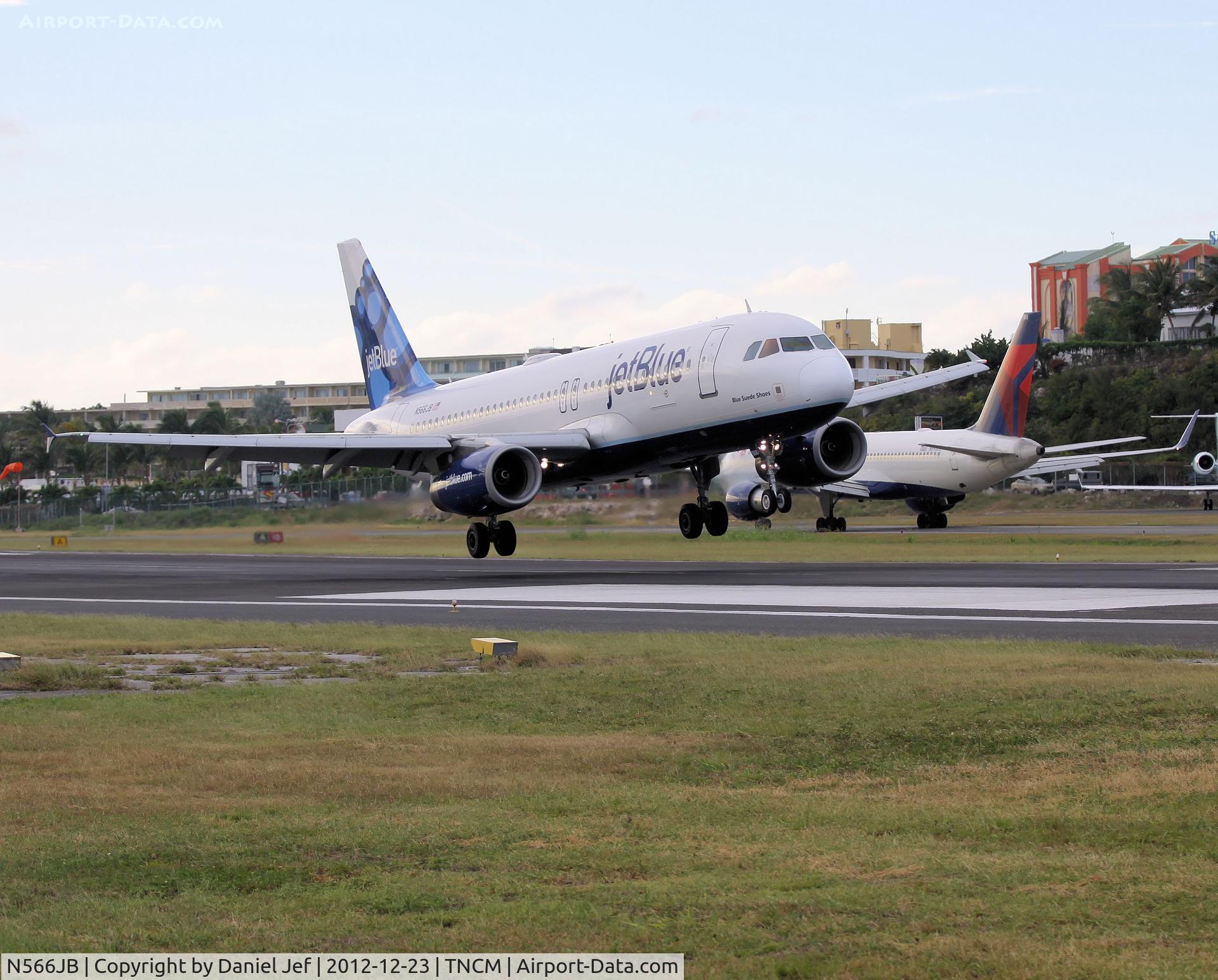 N566JB, 2003 Airbus A320-232 C/N 2042, N566JB