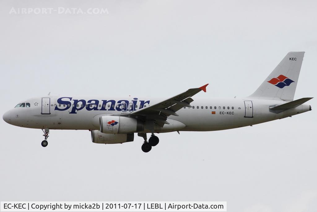 EC-KEC, 2000 Airbus A320-232 C/N 1183, Landing