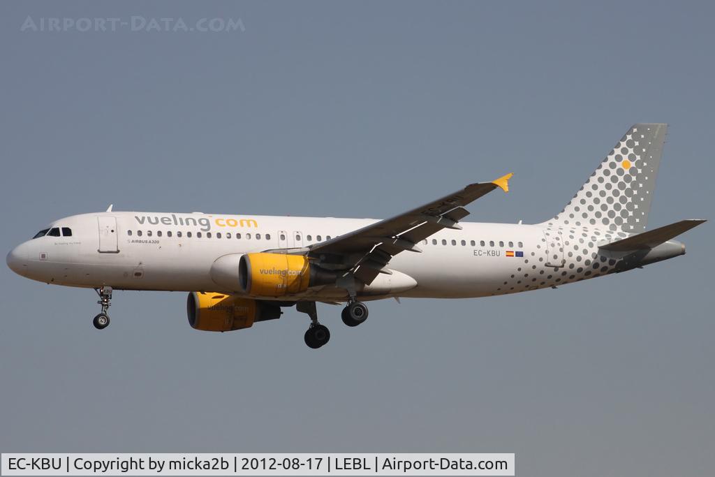 EC-KBU, 2001 Airbus A320-214 C/N 1413, Landing. Scrapped in january 2019