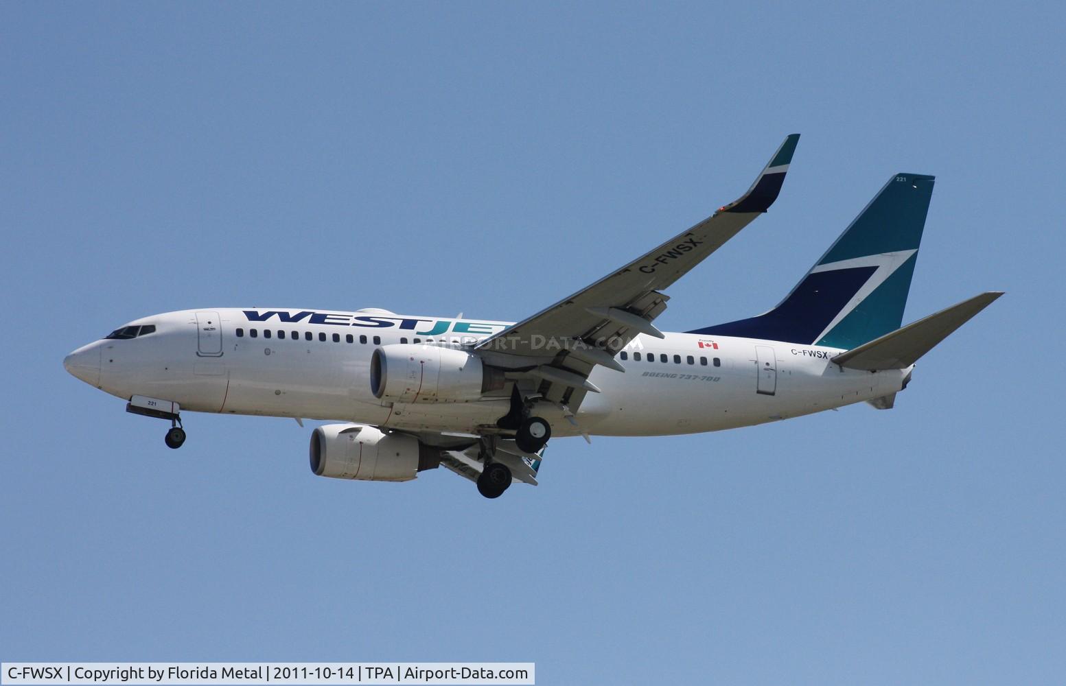 C-FWSX, 2004 Boeing 737-7CT C/N 32761, West Jet 737-700