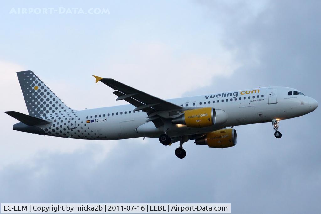 EC-LLM, 2011 Airbus A320-214 C/N 4681, Landing