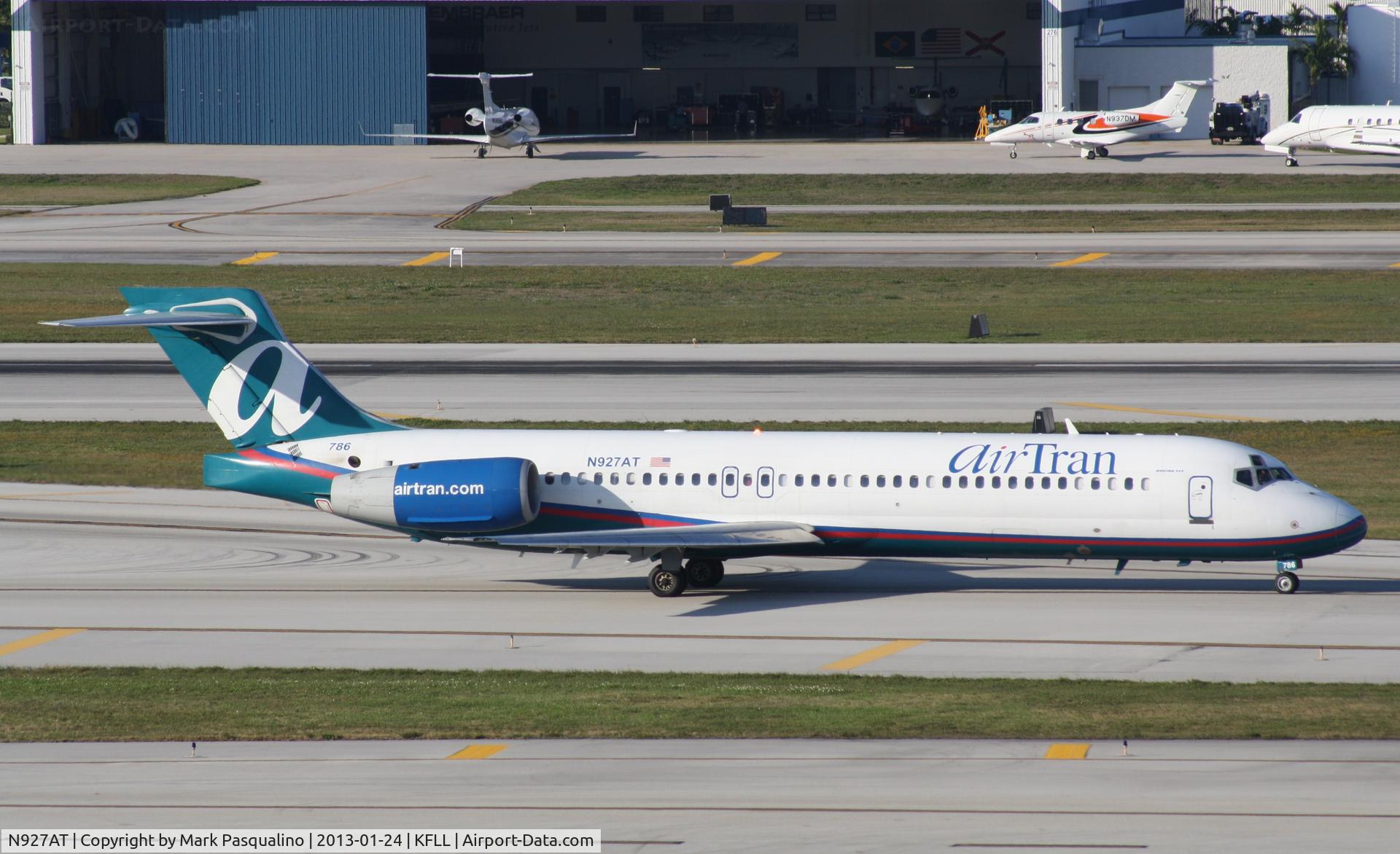 N927AT, 2000 Boeing 717-200 C/N 55077, Boeing 717-200