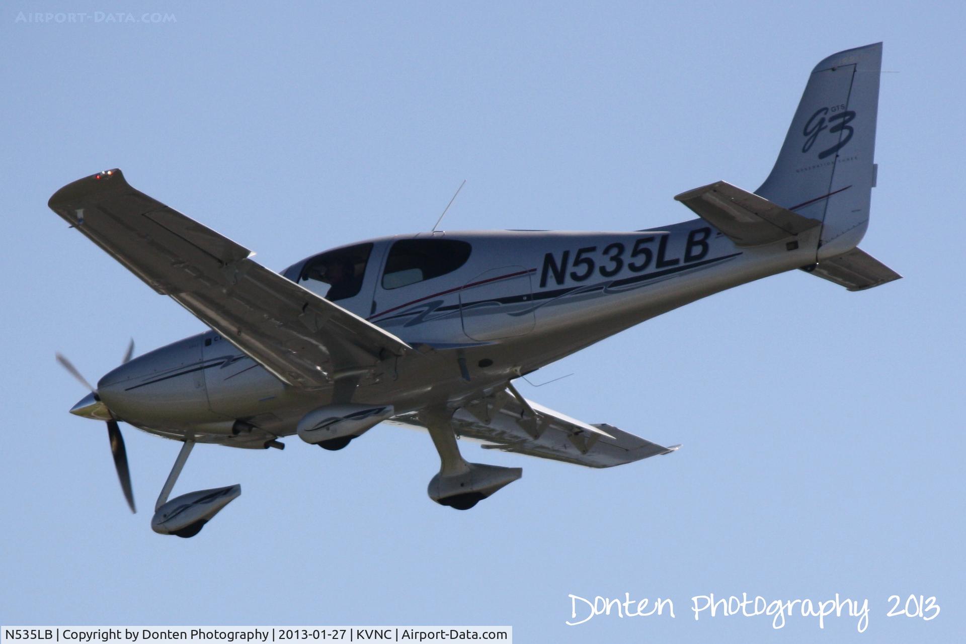 N535LB, 2007 Cirrus SR22 C/N 2873, Cirrus SR-22 (N535LB) on approach to Runway 5 at Venice Municipal Airport following a flight from Space Coast Regional Airport