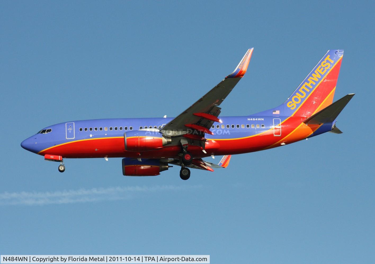 N484WN, 2004 Boeing 737-7H4 C/N 33841, Southwest 737-700