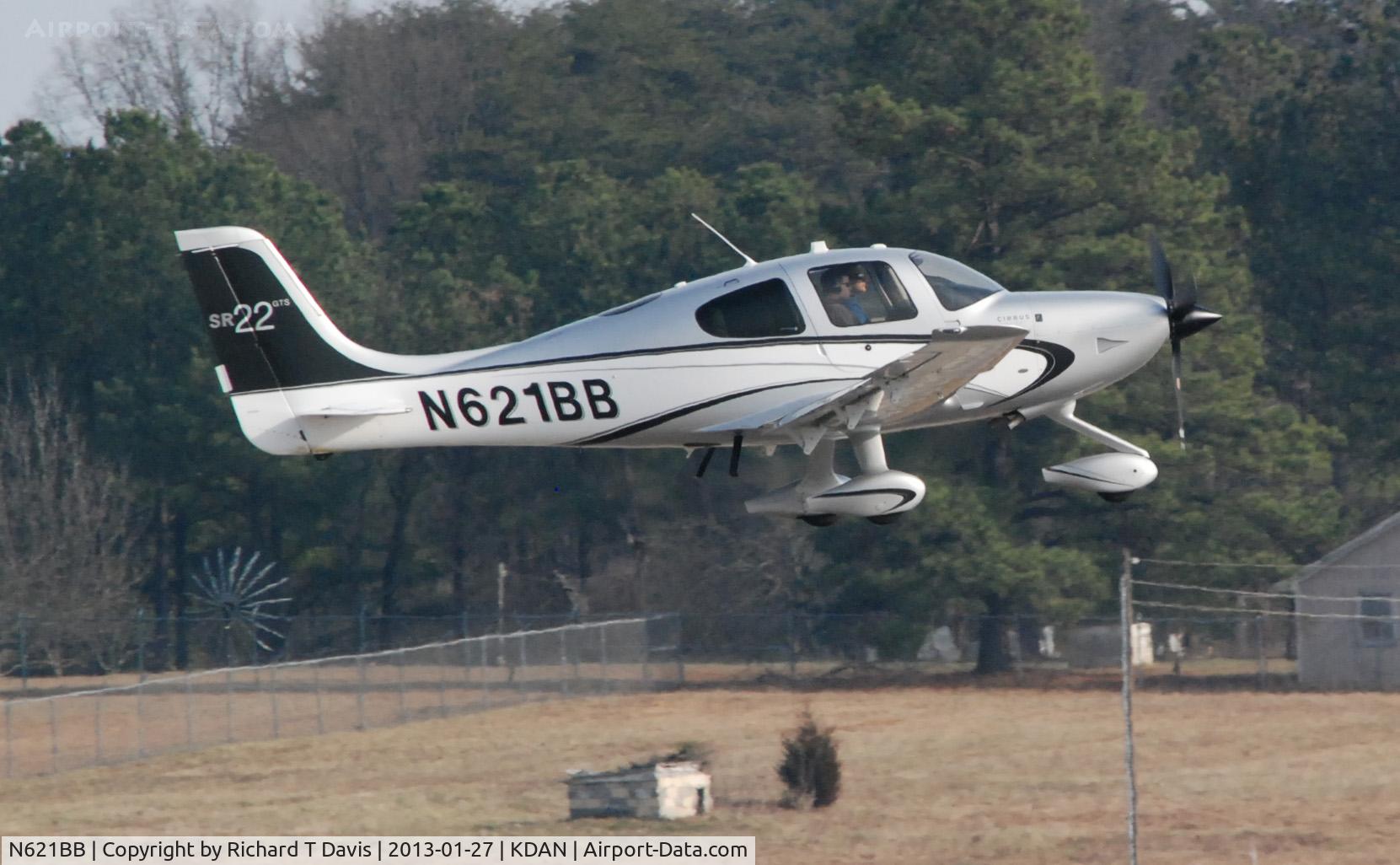 N621BB, 1996 Cessna 208B Grand Caravan C/N 208B0541, Cirrus SR 22 GTS leaving Danville Va.
