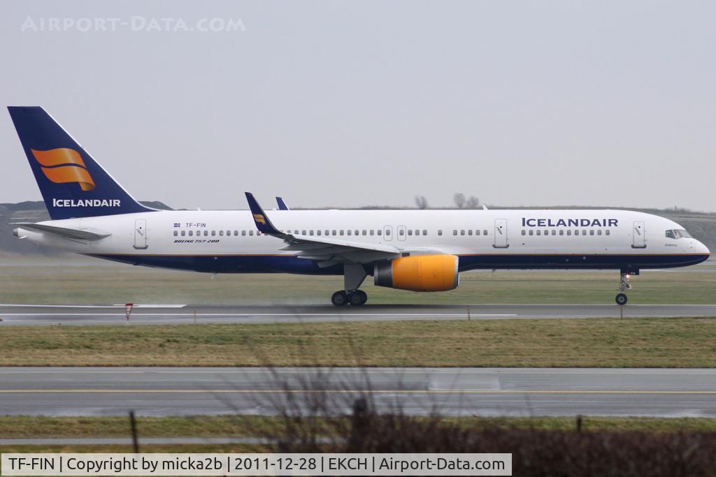 TF-FIN, 1997 Boeing 757-208 C/N 28989, Take off