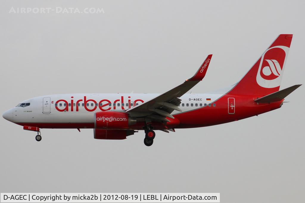 D-AGEC, 2009 Boeing 737-76J C/N 36118, Landing