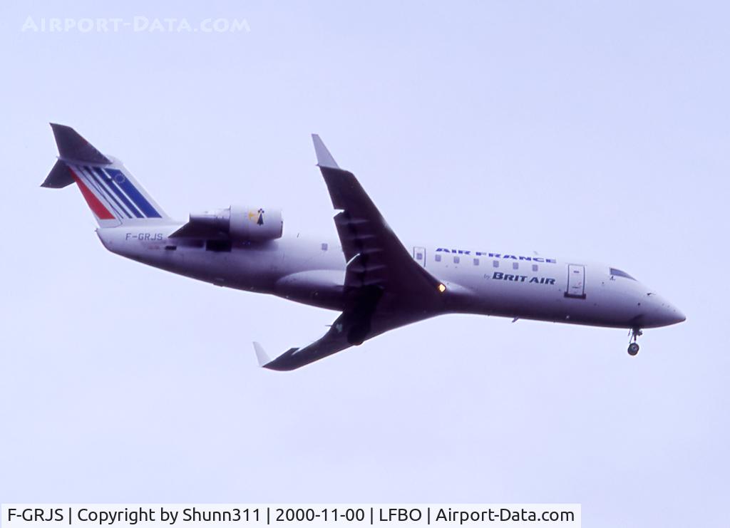 F-GRJS, 2000 Canadair CRJ-100ER (CL-600-2B19) C/N 7377, Landing rwy 32L - Aircraft w/o on June 2003 @ BES airport