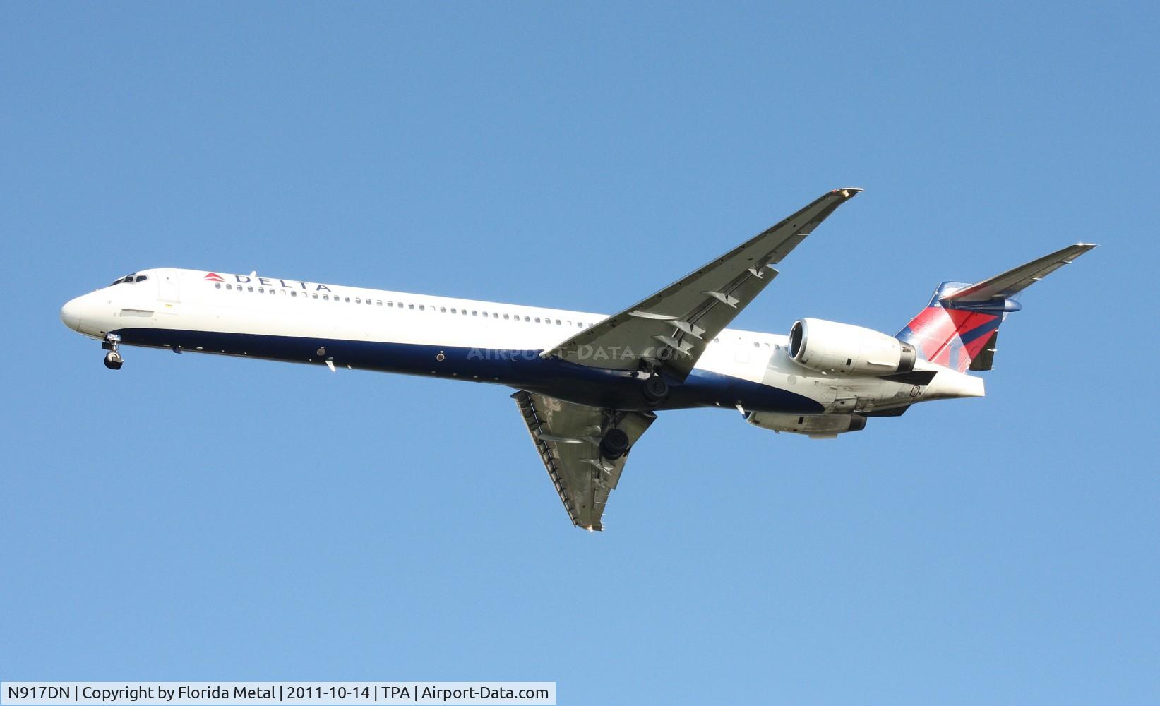 N917DN, 1996 McDonnell Douglas MD-90-30 C/N 53552, Delta MD-90